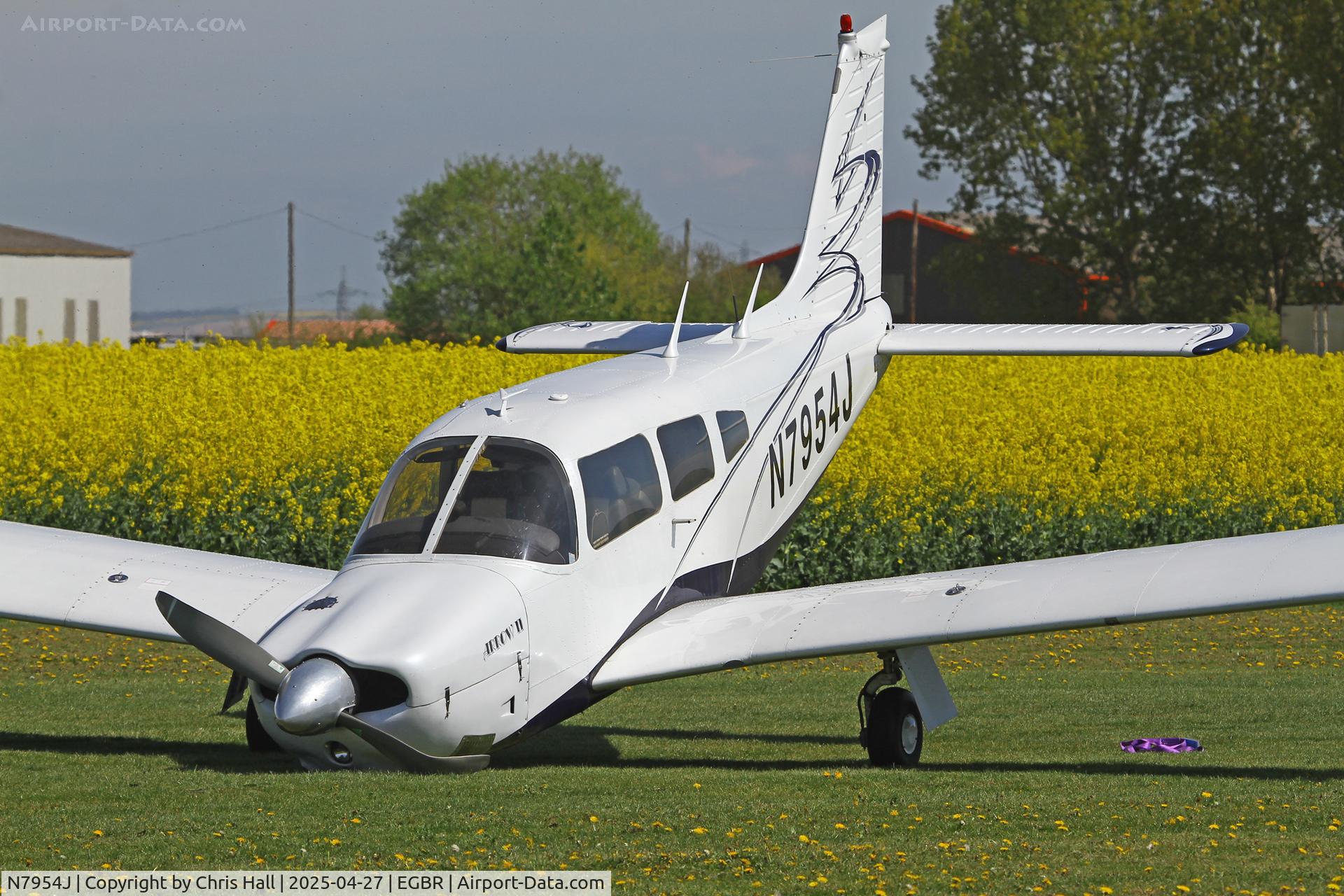 N7954J, Piper PA-28R-200 Cherokee Arrow C/N 28R-7635125, Nose wheel collapsed on landing at Breighton - EGBR