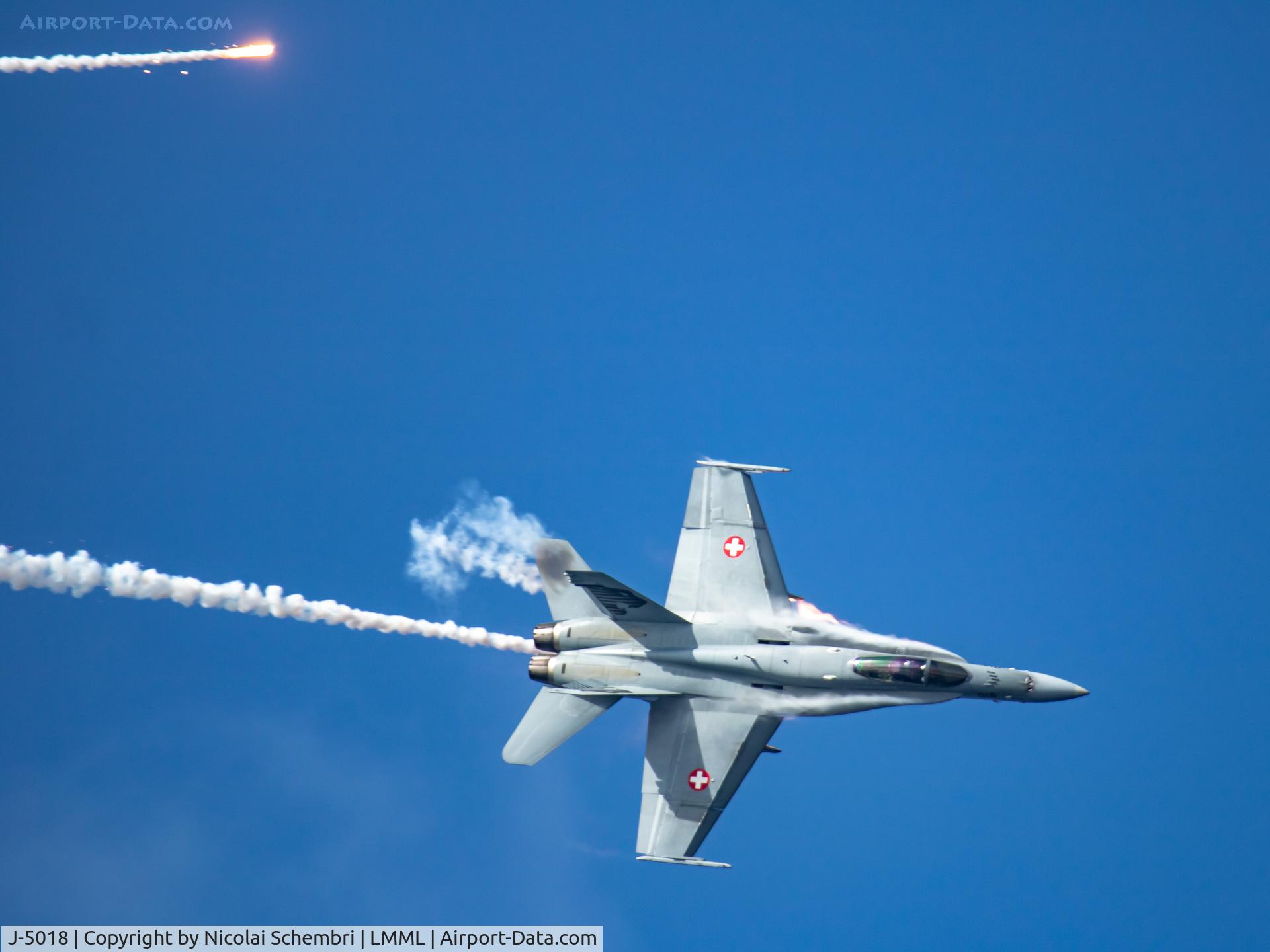 J-5018, 1998 McDonnell Douglas F/A-18C Hornet C/N 1366, Flying display at the Malta International Airshow 2023.