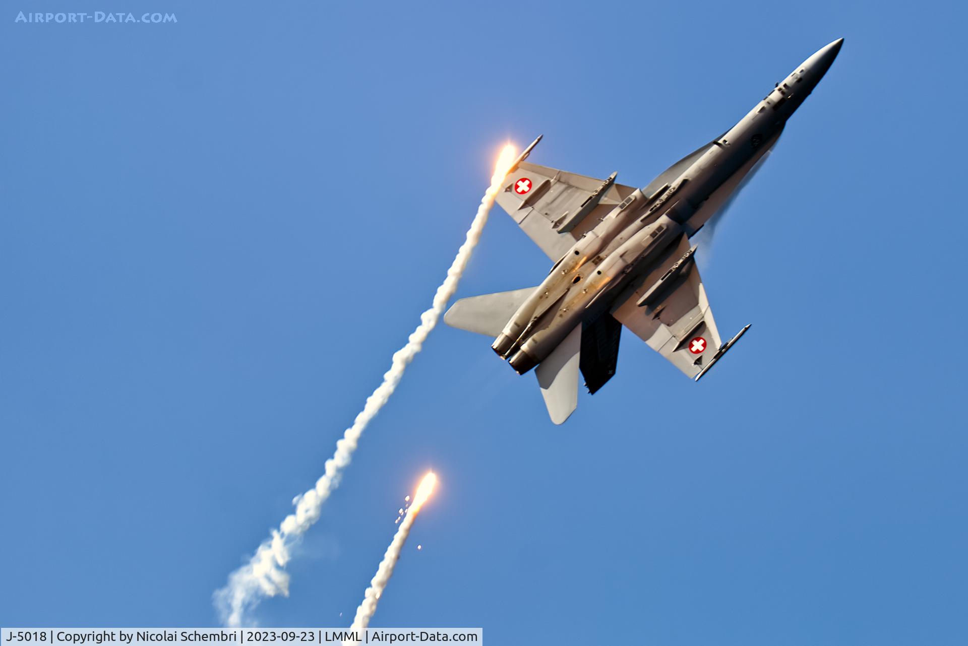 J-5018, 1998 McDonnell Douglas F/A-18C Hornet C/N 1366, Flying display at the Malta International Airshow 2023.