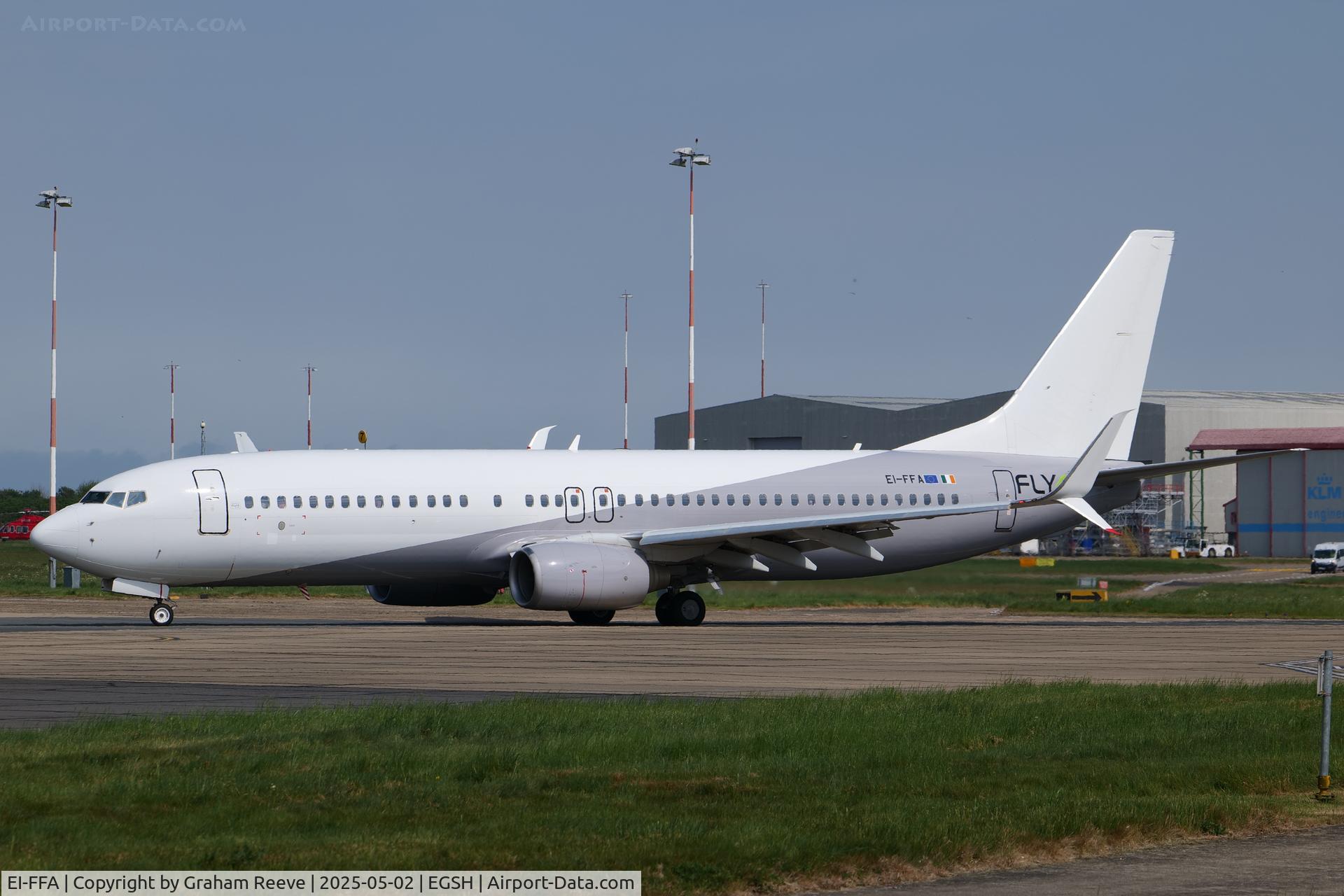 EI-FFA, 2011 Boeing 737-8K5 C/N 38097, Departing from Norwich.