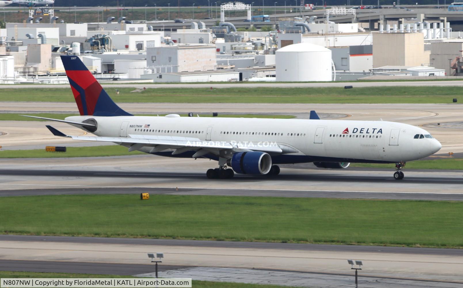 N807NW, 2004 Airbus A330-323 C/N 0588, DAL A333 zx  ams, eham-atl