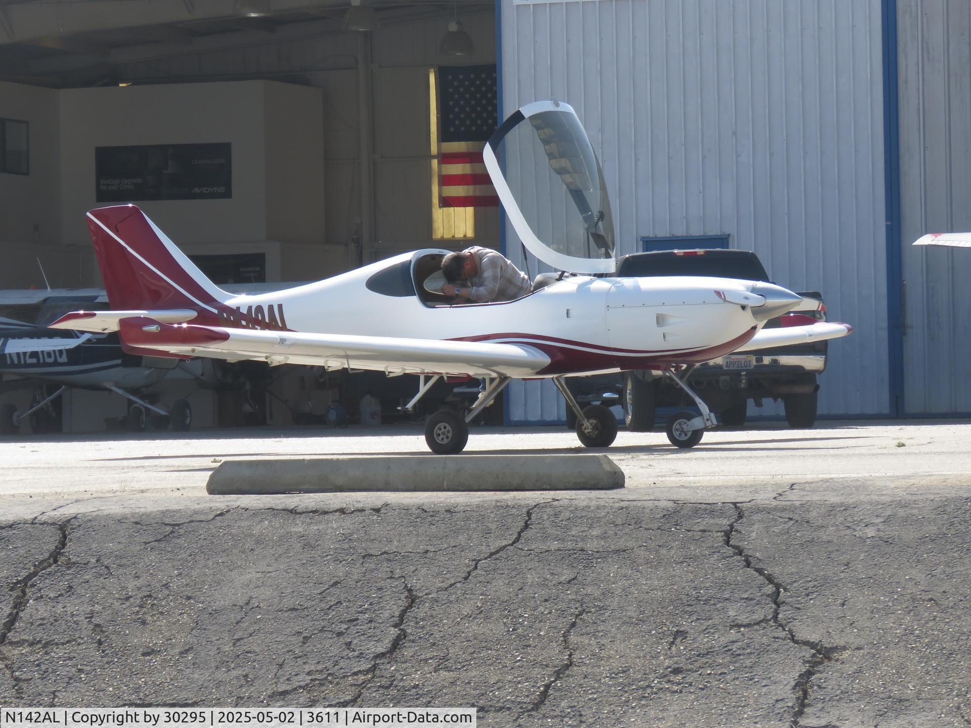 N142AL, 2011 Arion Lightning LS-1 C/N 137, Parked
