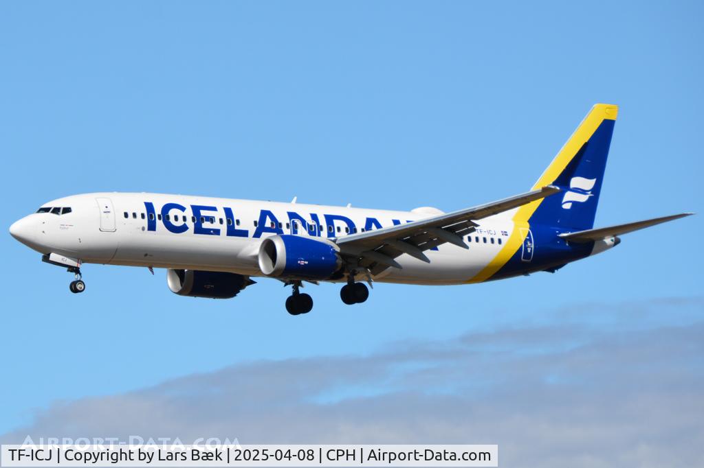 TF-ICJ, 2018 Boeing 737-8 MAX C/N 42832, Kystvejen RWY22L