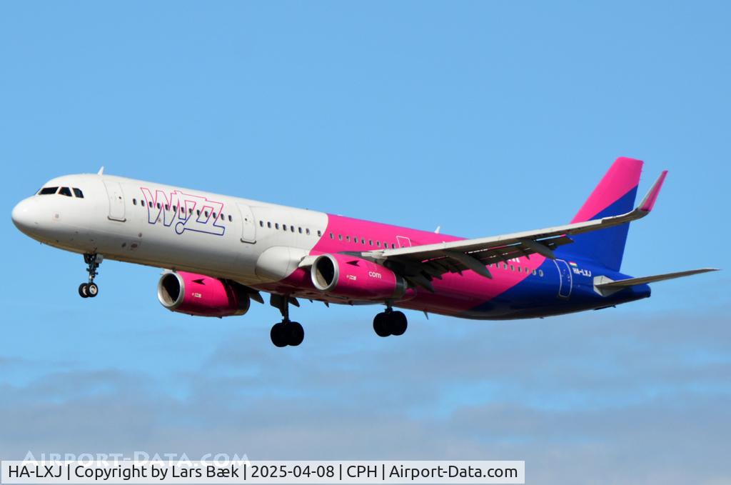HA-LXJ, 2016 Airbus A321-231 C/N 7316, Kystvejen RWY22L