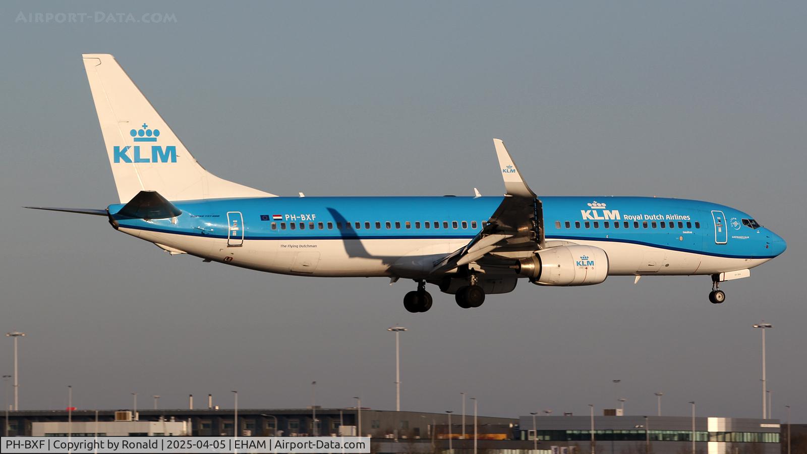 PH-BXF, 2000 Boeing 737-8K2 C/N 29596, at eham