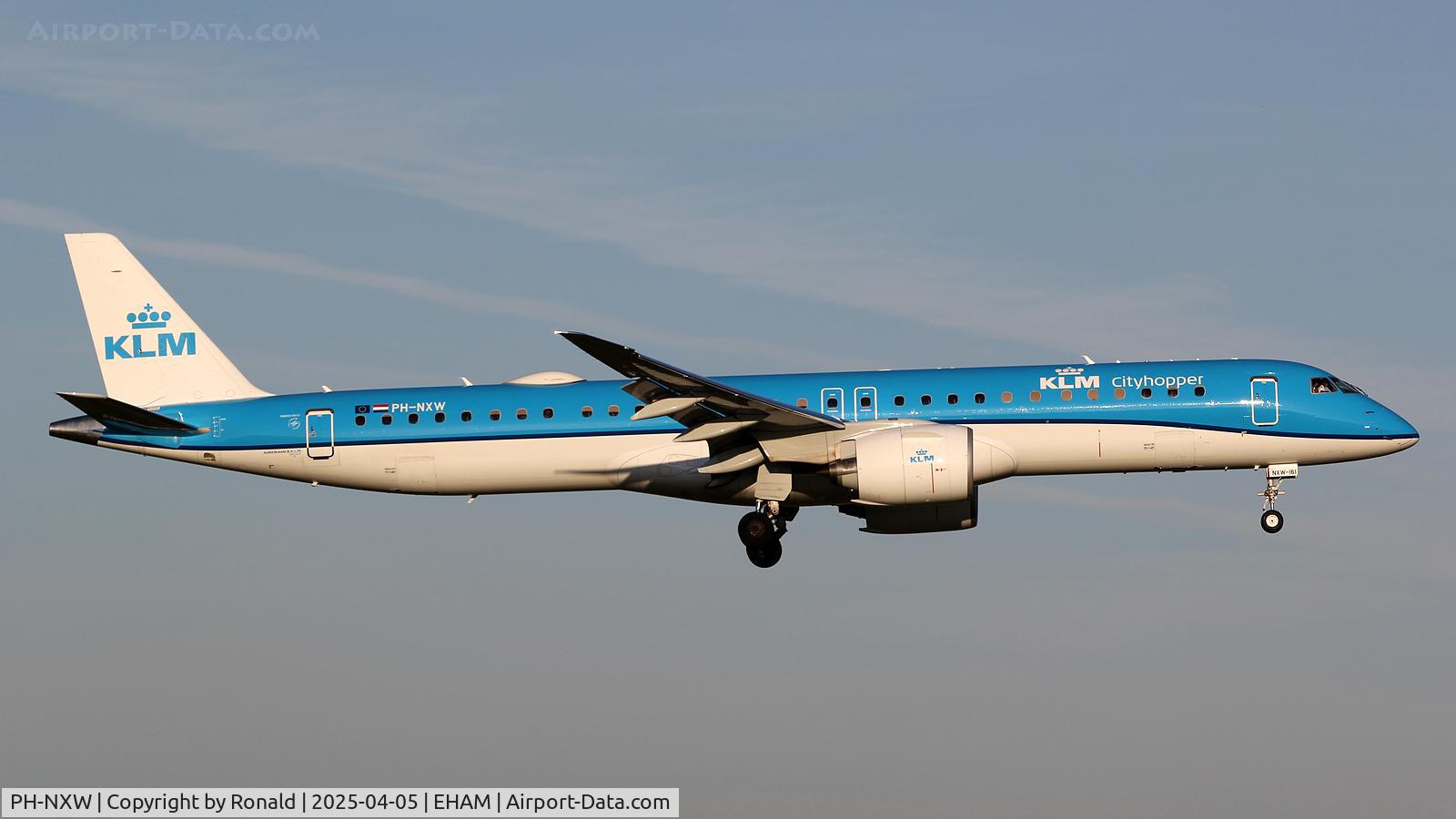 PH-NXW, 2024 Embraer E195-E2 C/N 19020161, at eham