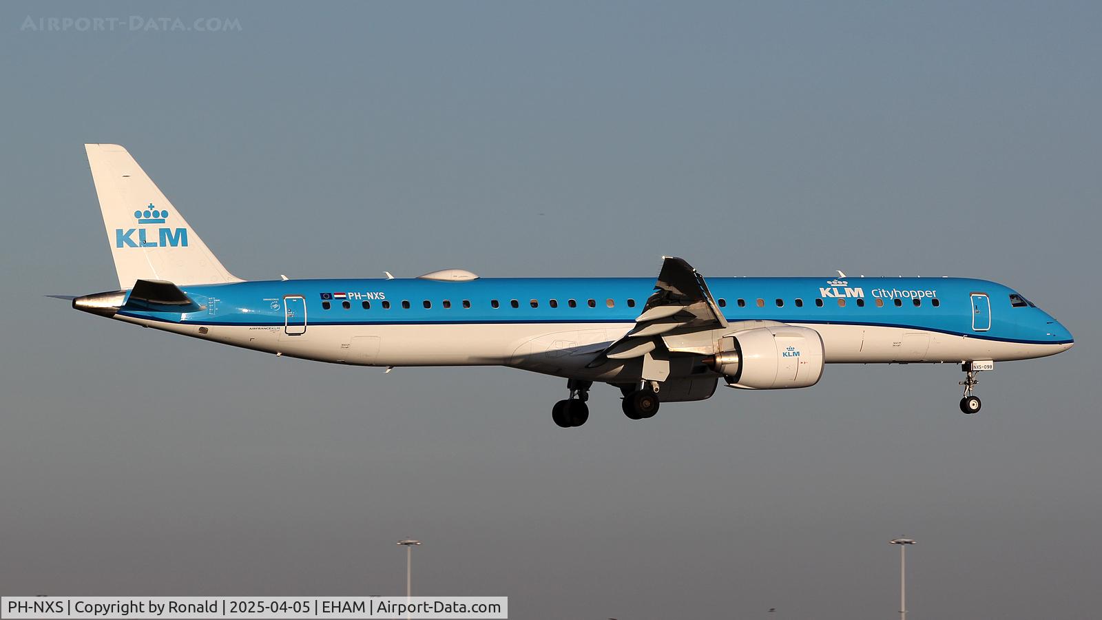 PH-NXS, 2023 Embraer E195-E2 C/N 19020098, at eham