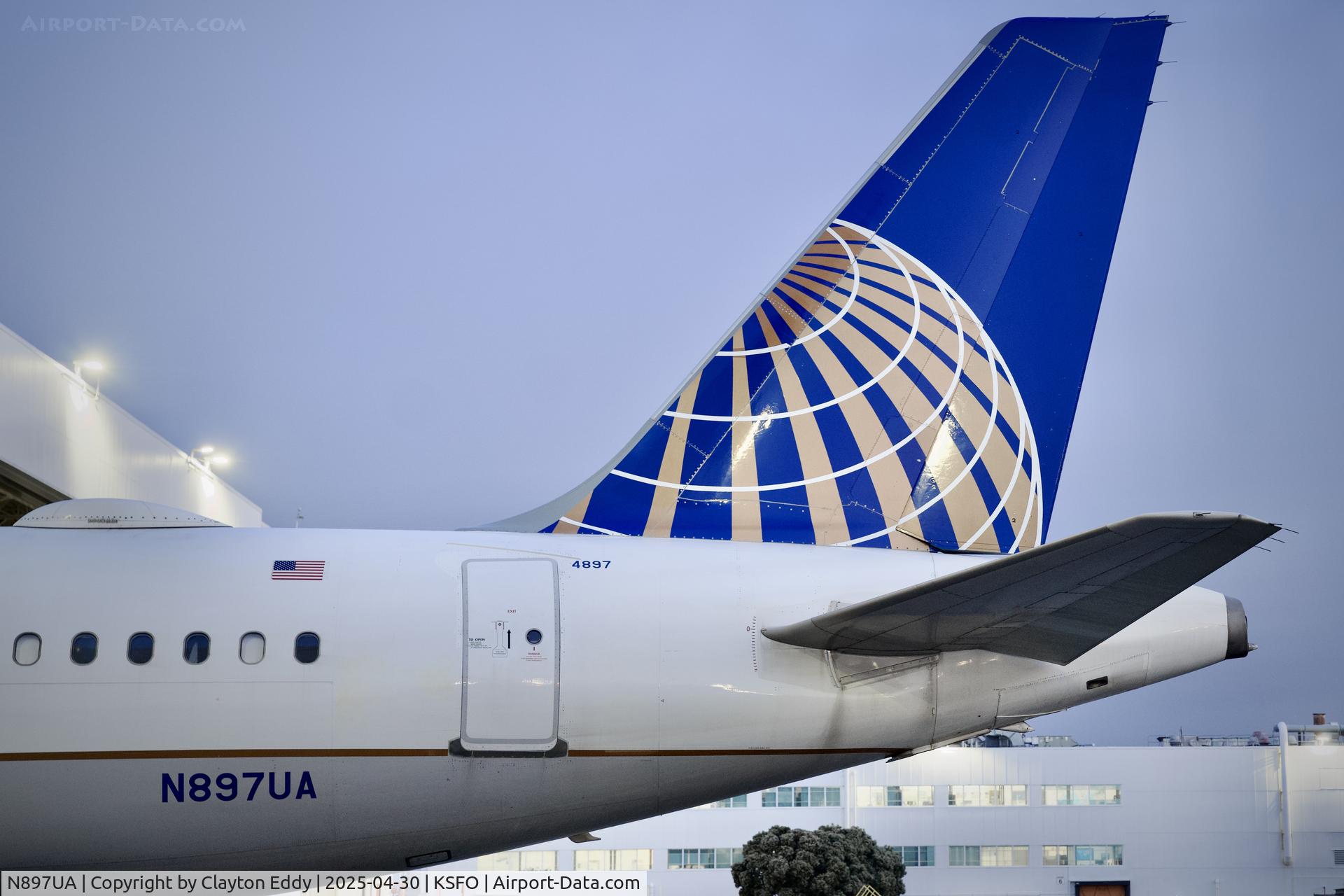 N897UA, 2007 Airbus A319-132 C/N 3269, SFO 2025
