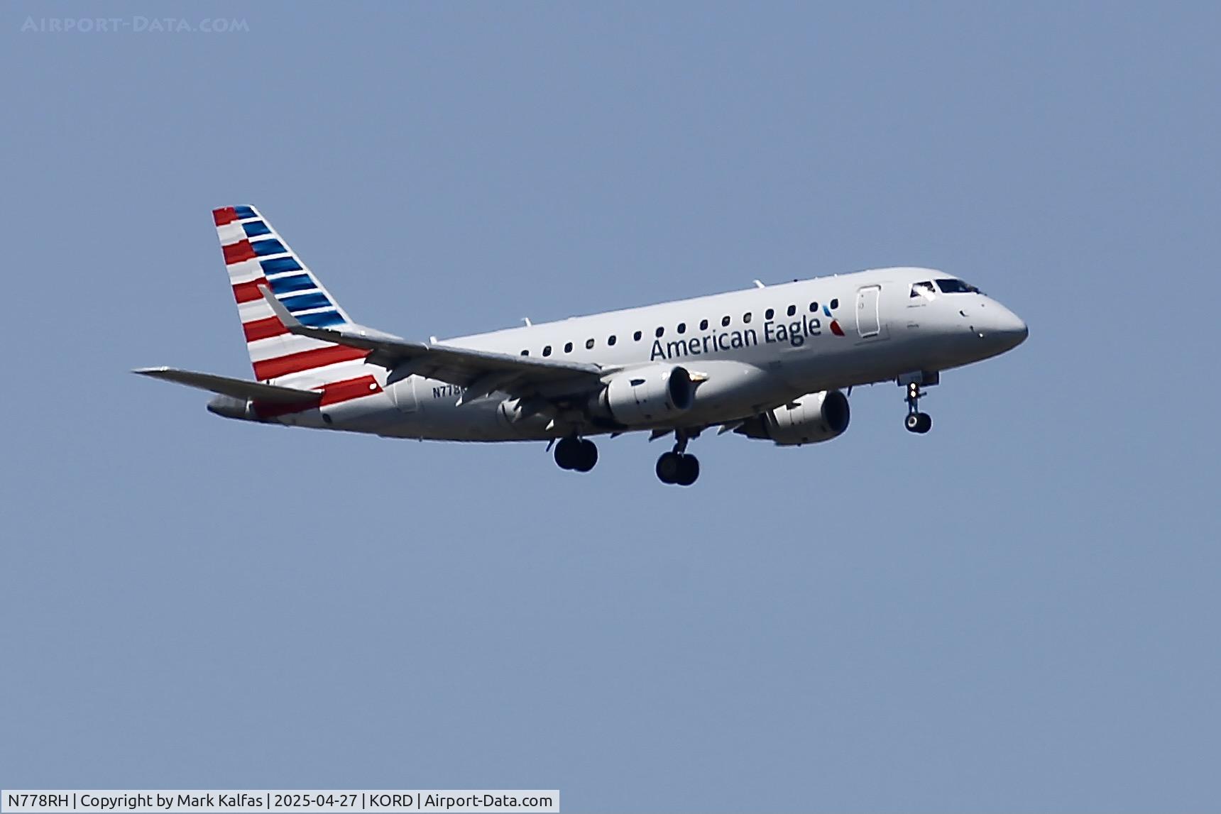 N778RH, 2004 Embraer 170SE (ERJ-170-100SE) C/N 17000054, E170 Envoy / American Eagle EMBRAER ERJ 170-100 SE N778RH 10C approach KORD
