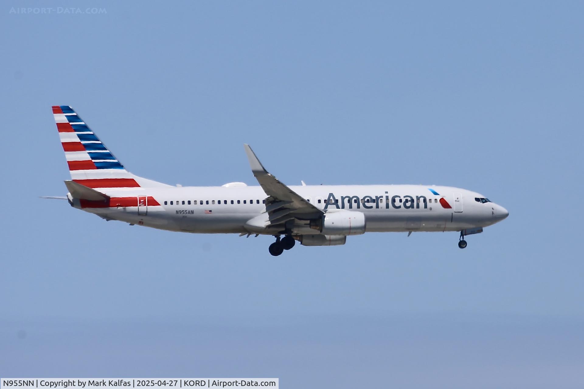 N955NN, 2014 Boeing 737-823 C/N 31199, B738 American Airlines Boeing 737-823 N955AN, 10C Approach KORD