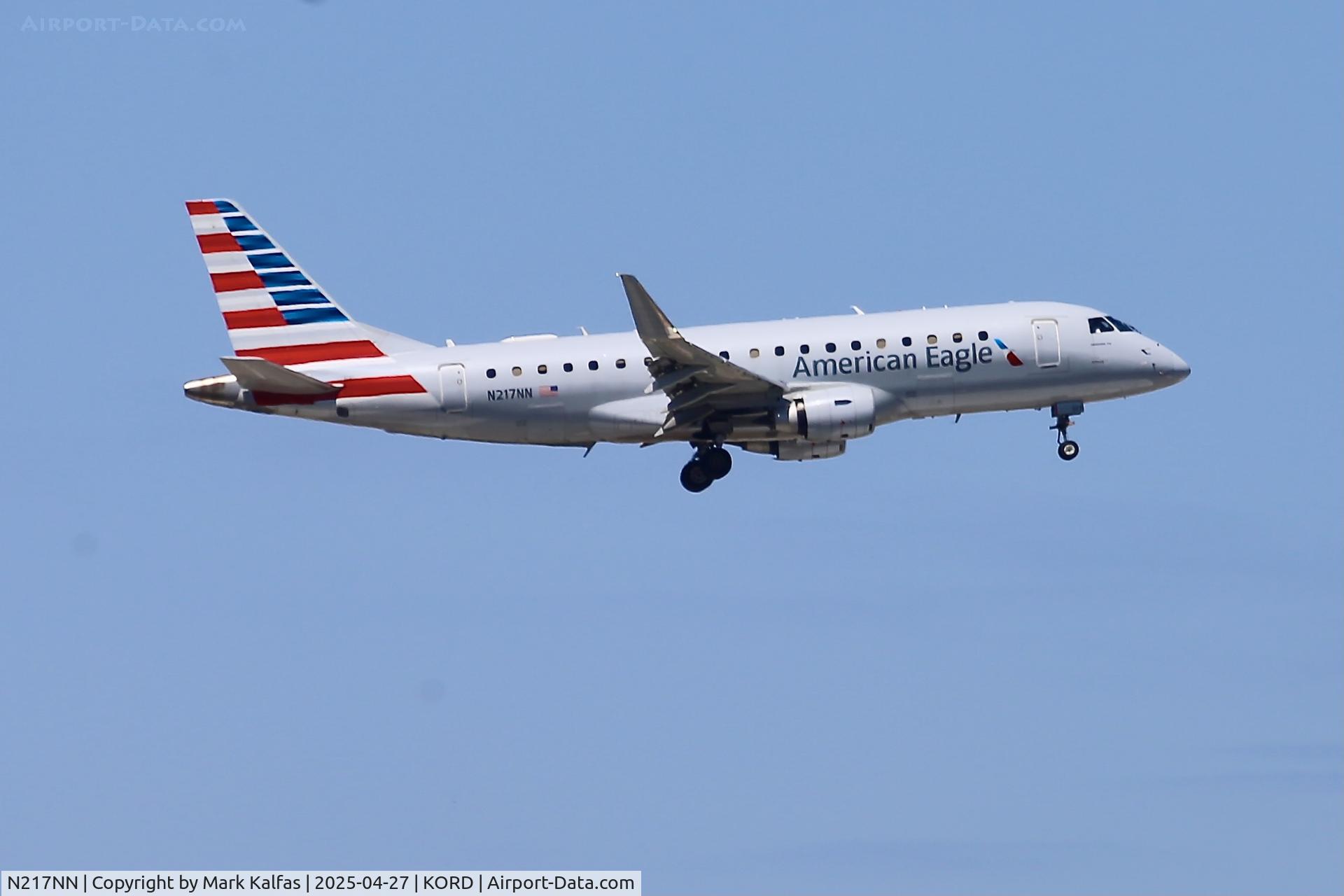 N217NN, 2015 Embraer 175LR (ERJ-170-200LR) C/N 17000515, E75L Envoy/ American Eagle EMBRAER ERJ 170-100 LR N217NN 10C approach KORD