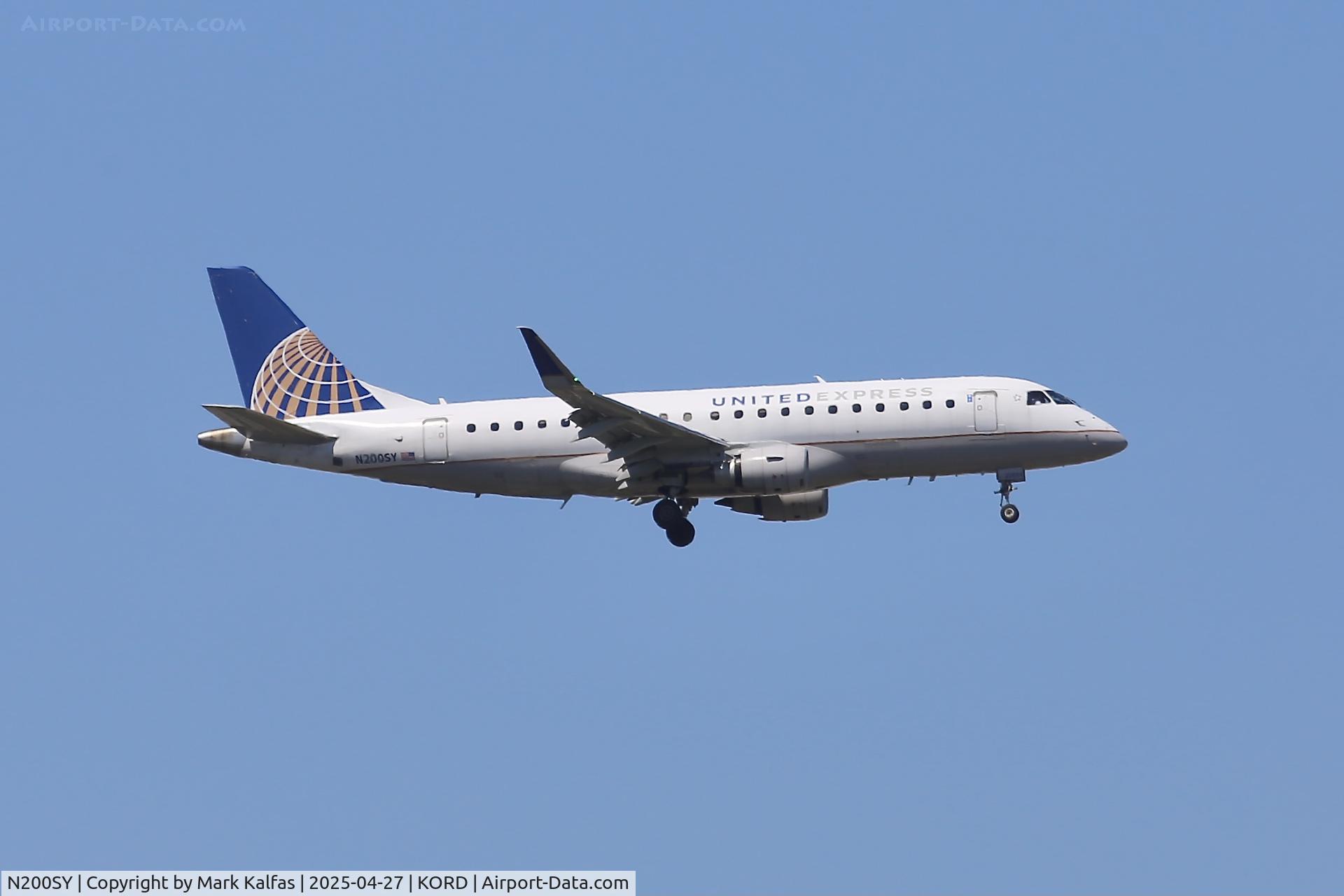 N200SY, 2016 Embraer 175LR (ERJ-170-200LR) C/N 17000623, E75L SkyWest / United Express Embraer 175LR N200SY on approach 10C KORD