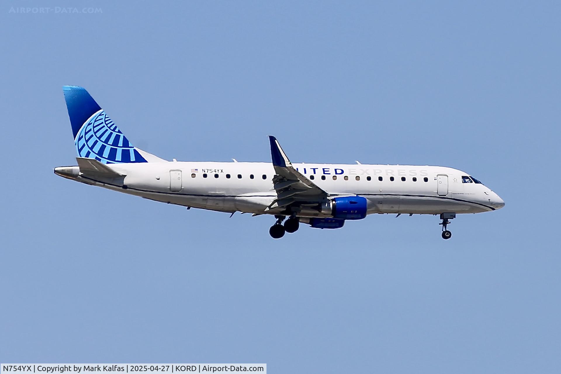 N754YX, 2022 Embraer 175LR (ERJ-170-200LR) C/N 17000926, E75L REPUBLIC AIRWAYS /UNITED EXPRESS 175LR (ERJ-170-200LR) N754YX on approach 10C KORD