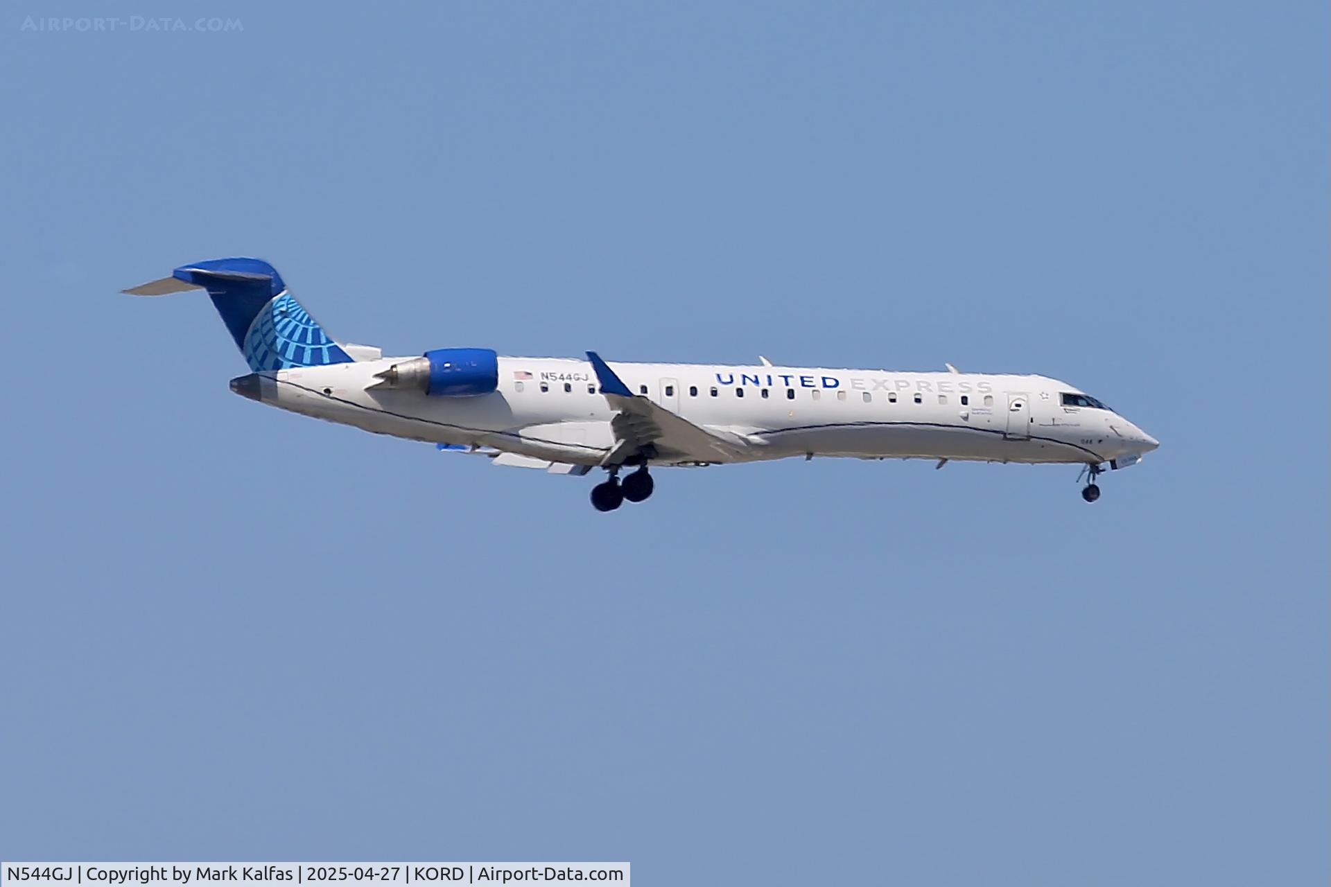 N544GJ, 2006 Bombardier CL-600-2C11 C/N 10257, CRJ7 SkyWest / United Express Bombardier CRJ-550 N544GJ 10C approach KORD