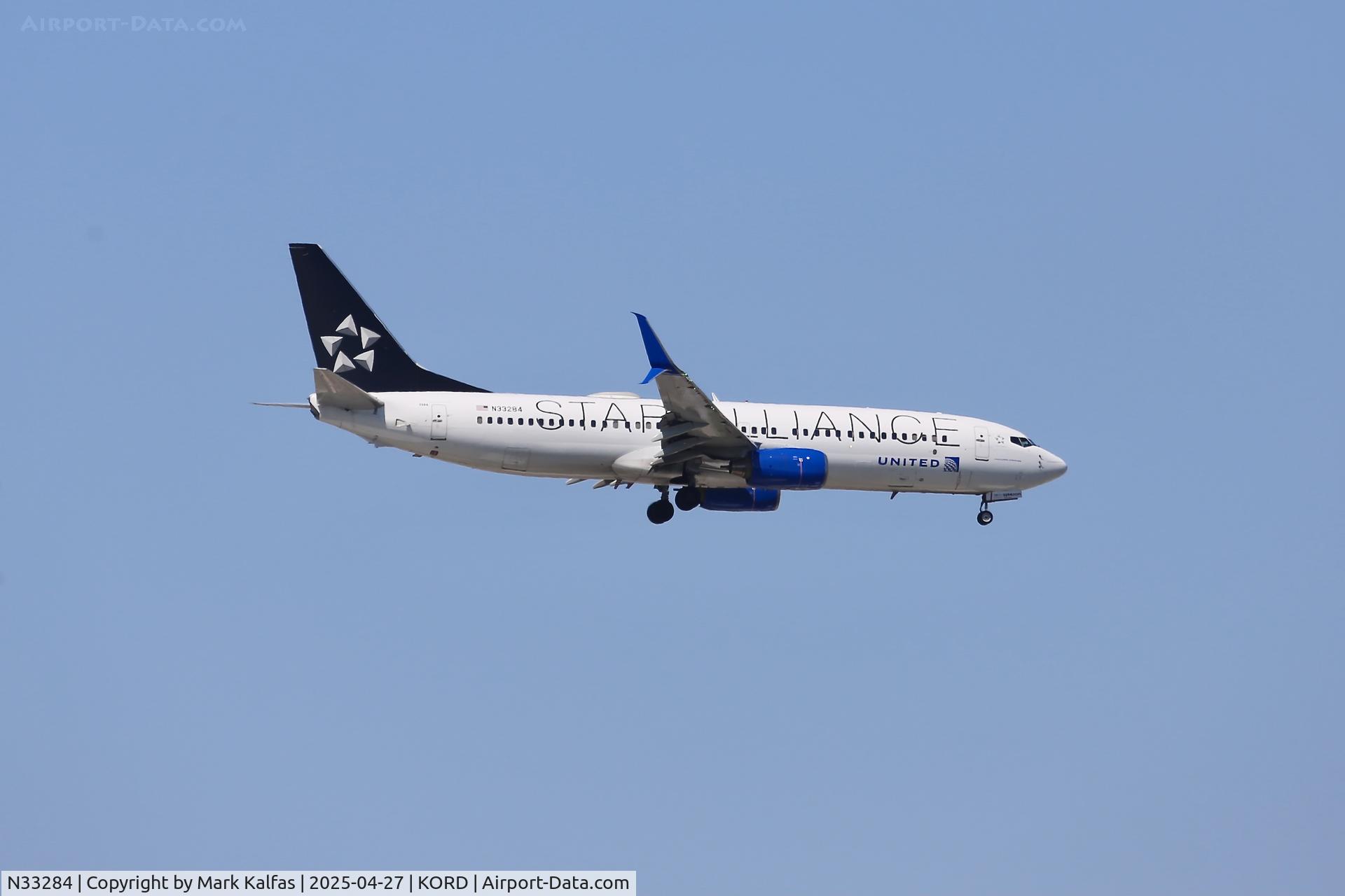 N33284, 2004 Boeing 737-824 C/N 31635, B738 United Airlines Boeing 737-824 N33284 on approach 10C KORD