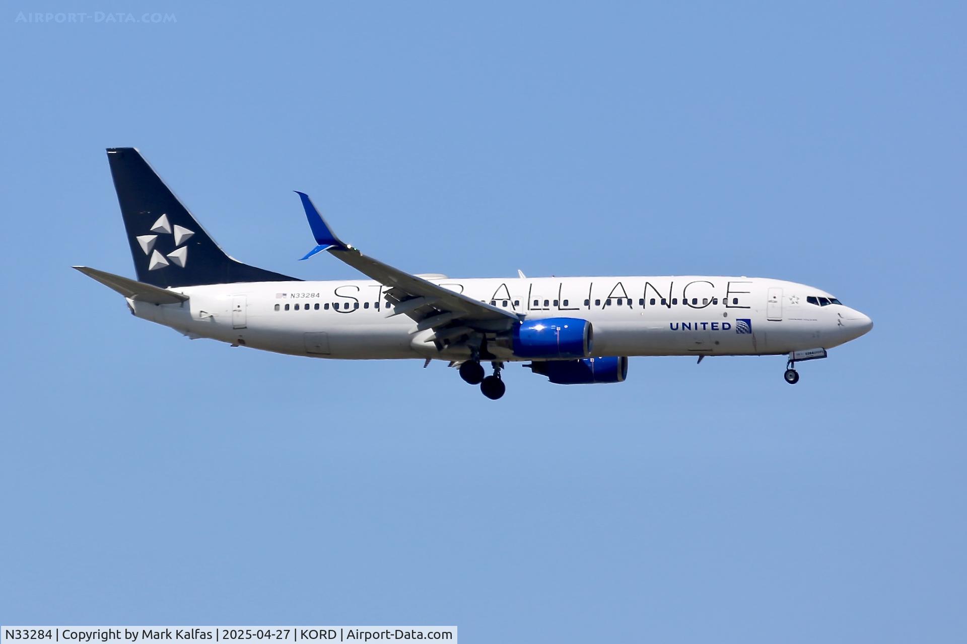 N33284, 2004 Boeing 737-824 C/N 31635, B738 United Airlines Boeing 737-824 N33284 on approach 10C KORD