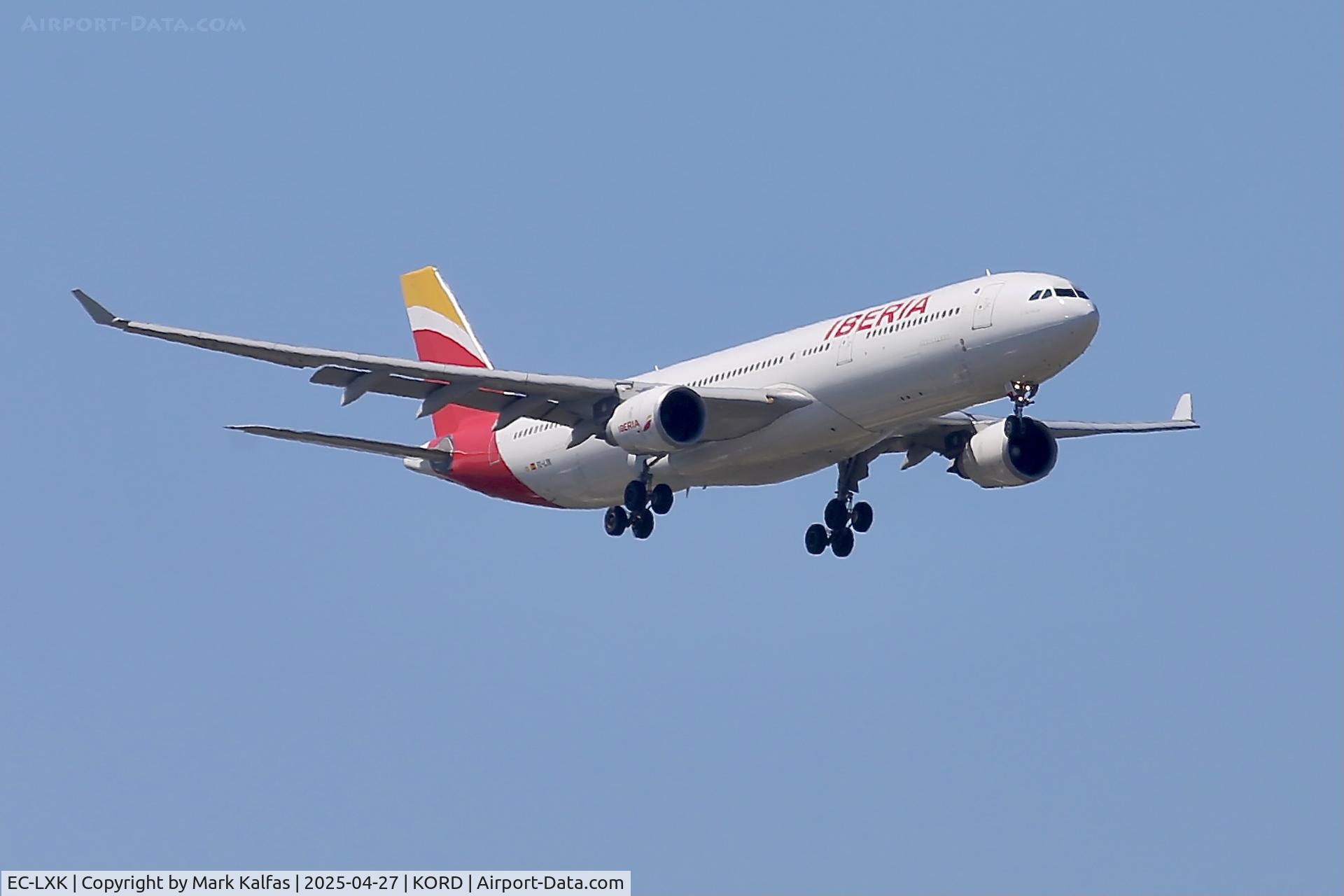 EC-LXK, 2013 Airbus A330-302 C/N 1426, A333 IBERIA Airbus A330-302 EC-LXK 10C approach KORD