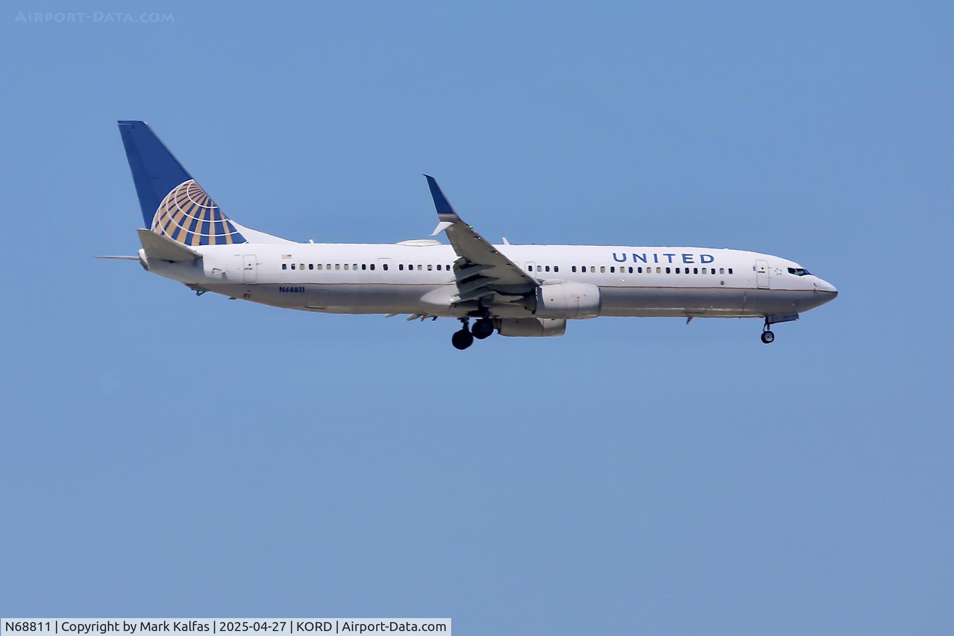 N68811, 2013 Boeing 737-924/ER C/N 42175, B739 United Airlines Boeing 737-924/ER N68811 10C approach KORD