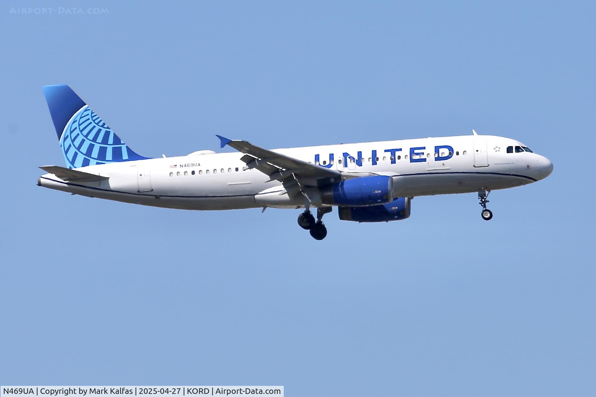 N469UA, 2001 Airbus A320-232 C/N 1409, A320 United Airlines Airbus A320-232 N469UA 10C approach KORD