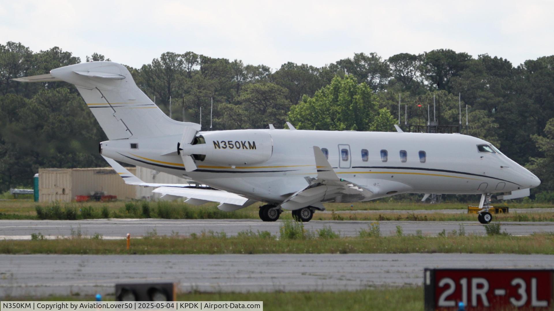 N350KM, 2014 Bombardier Challenger 300 (BD-100-1A10) C/N 20505, Challenger 350