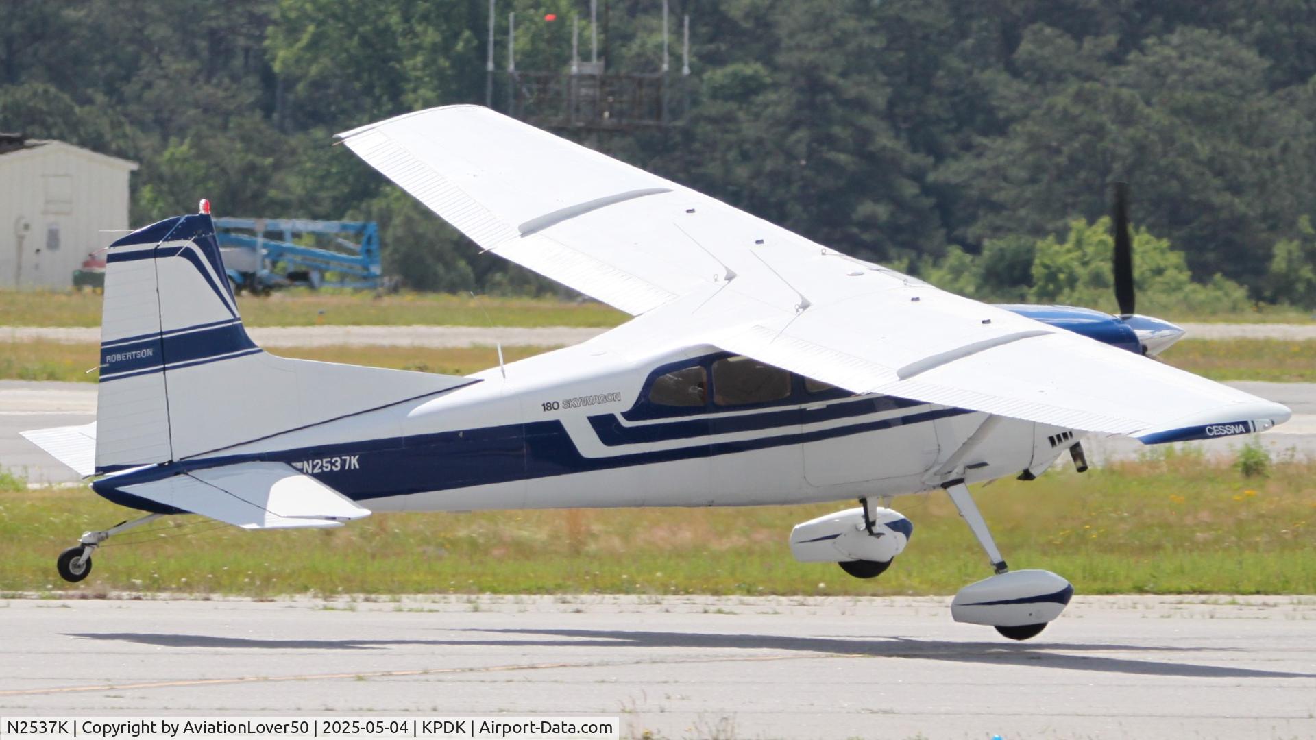 N2537K, 1978 Cessna 180K Skywagon C/N 18052978, 180K Skywagon - really being pushed around by the crosswinds!