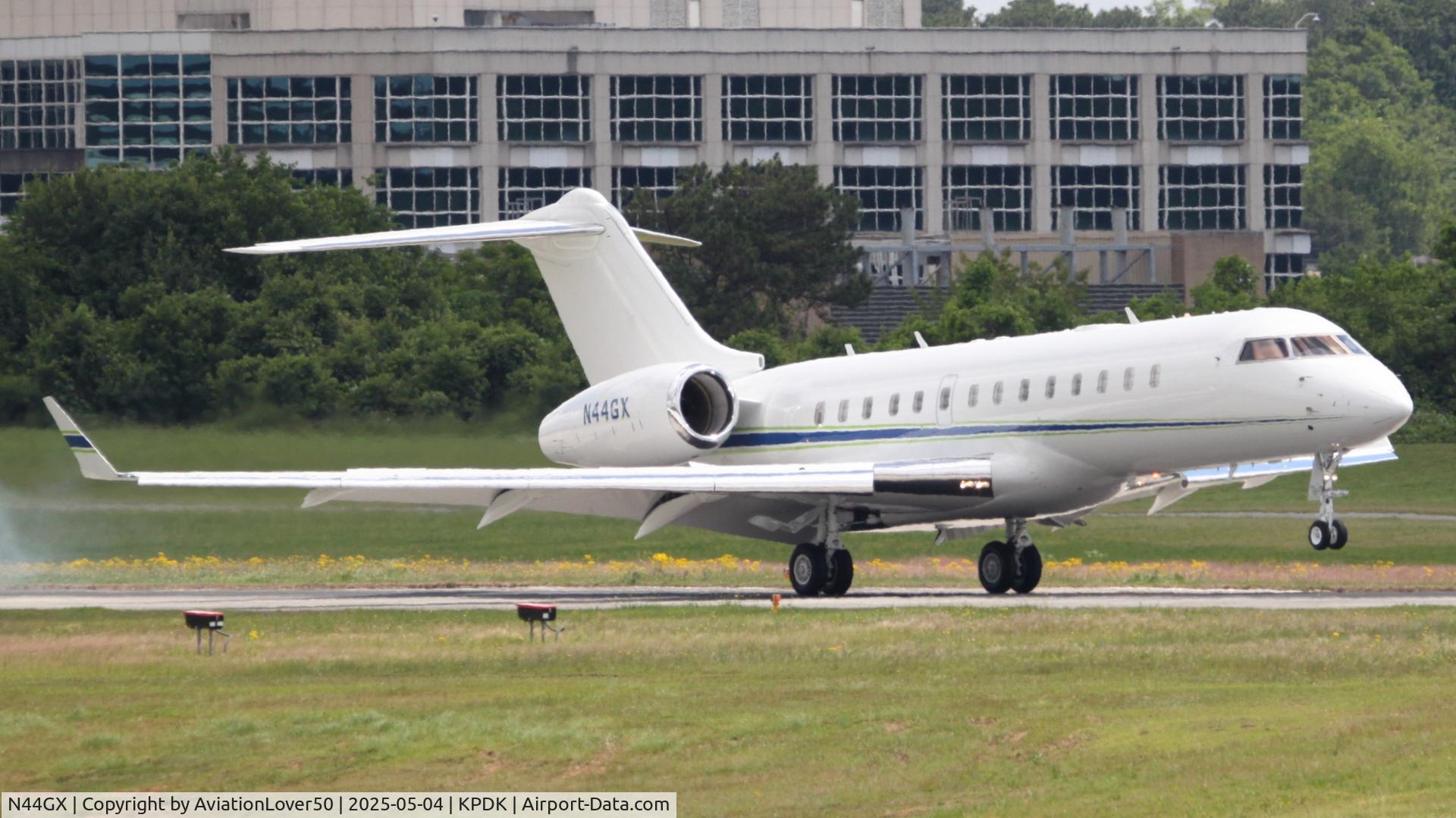 N44GX, 2004 Bombardier BD-700-1A10 Global Express C/N 9142, Global Express - This is the same one I had seen in March that had a taxiway excursion, glad to see she's back in the air!