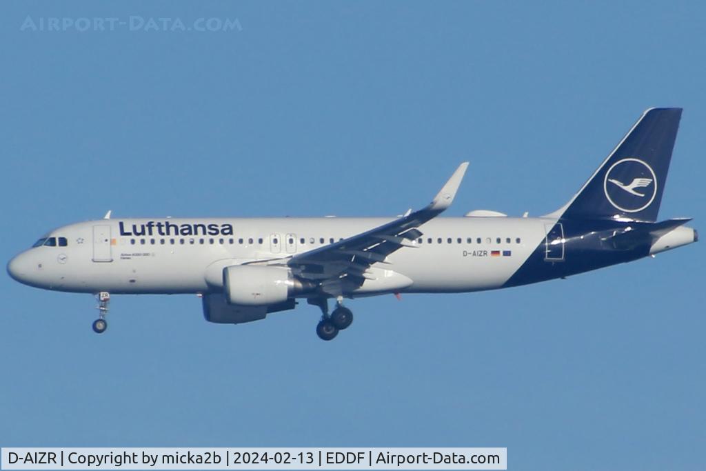 D-AIZR, 2013 Airbus A320-214 C/N 5525, Landing