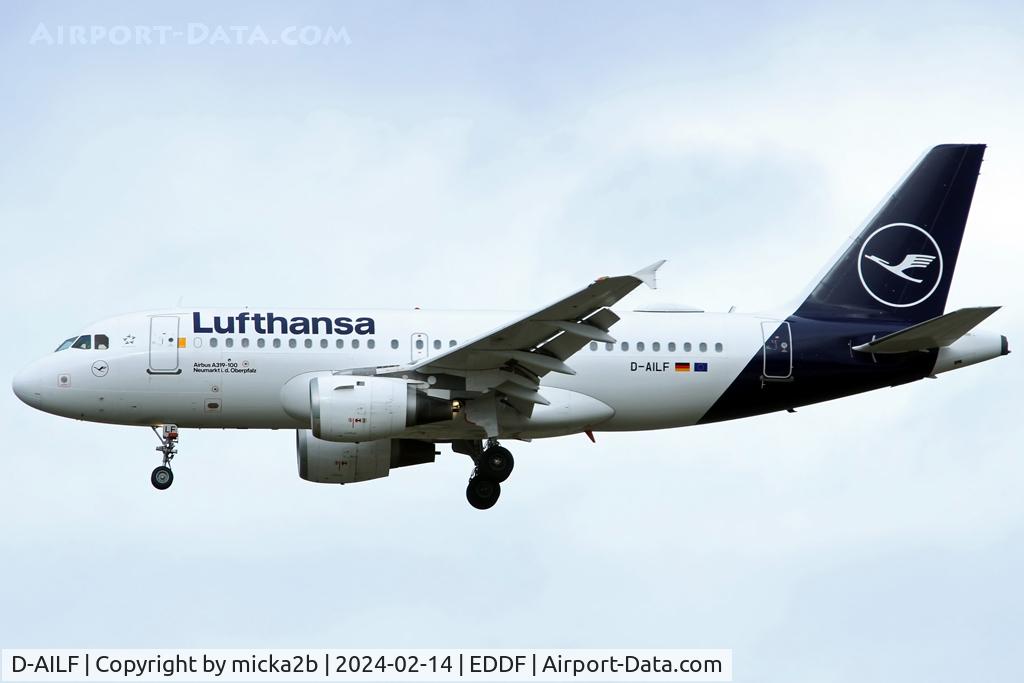 D-AILF, 1996 Airbus A319-114 C/N 636, Landing