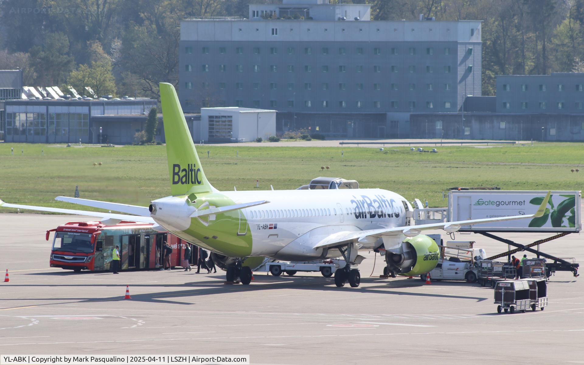 YL-ABK, 2022 Airbus A220-300 C/N 55182, Airbus A220-371
