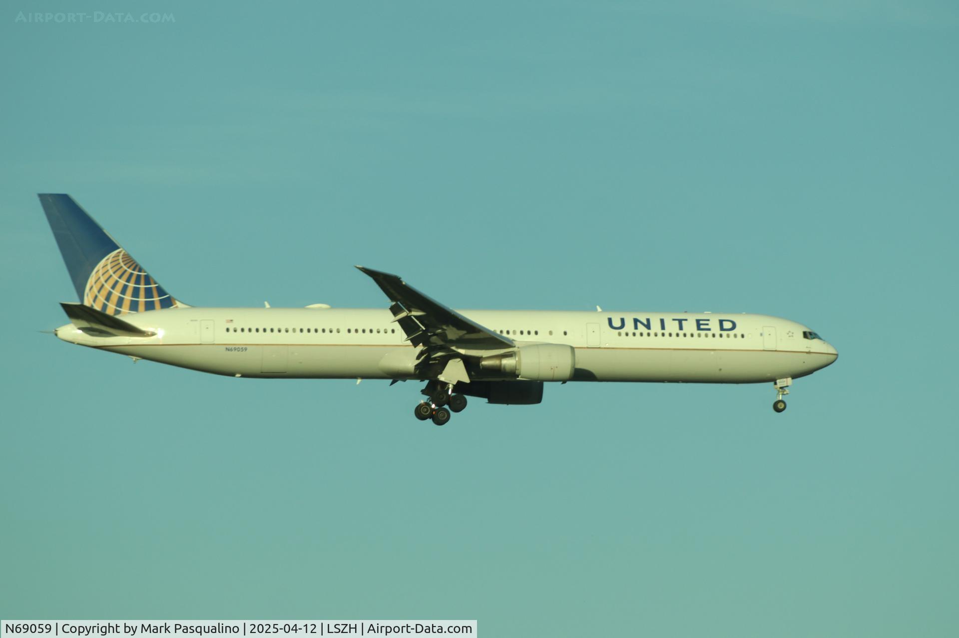 N69059, 2002 Boeing 767-424/ER C/N 29454, Boeing 767-424/ER