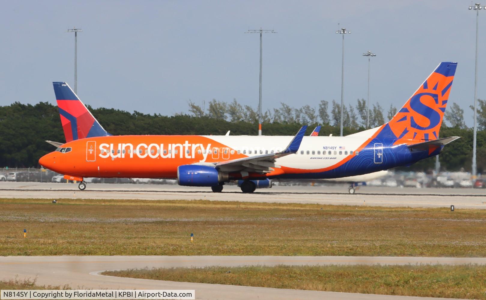 N814SY, 2001 Boeing 737-8BK C/N 30620, SCX 738 zx pbi-msp