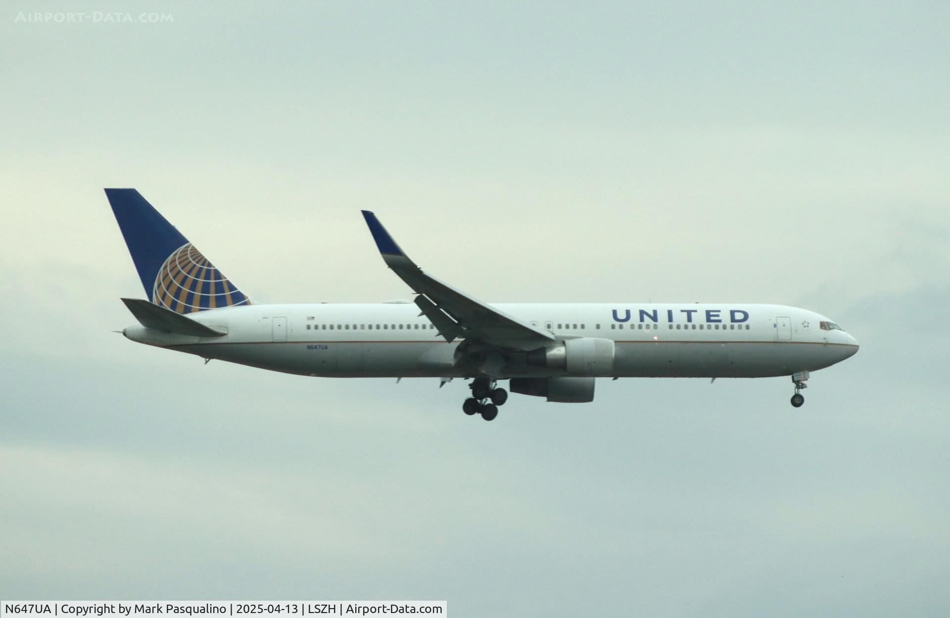 N647UA, 1992 Boeing 767-322 C/N 25284, Boeing 767-322