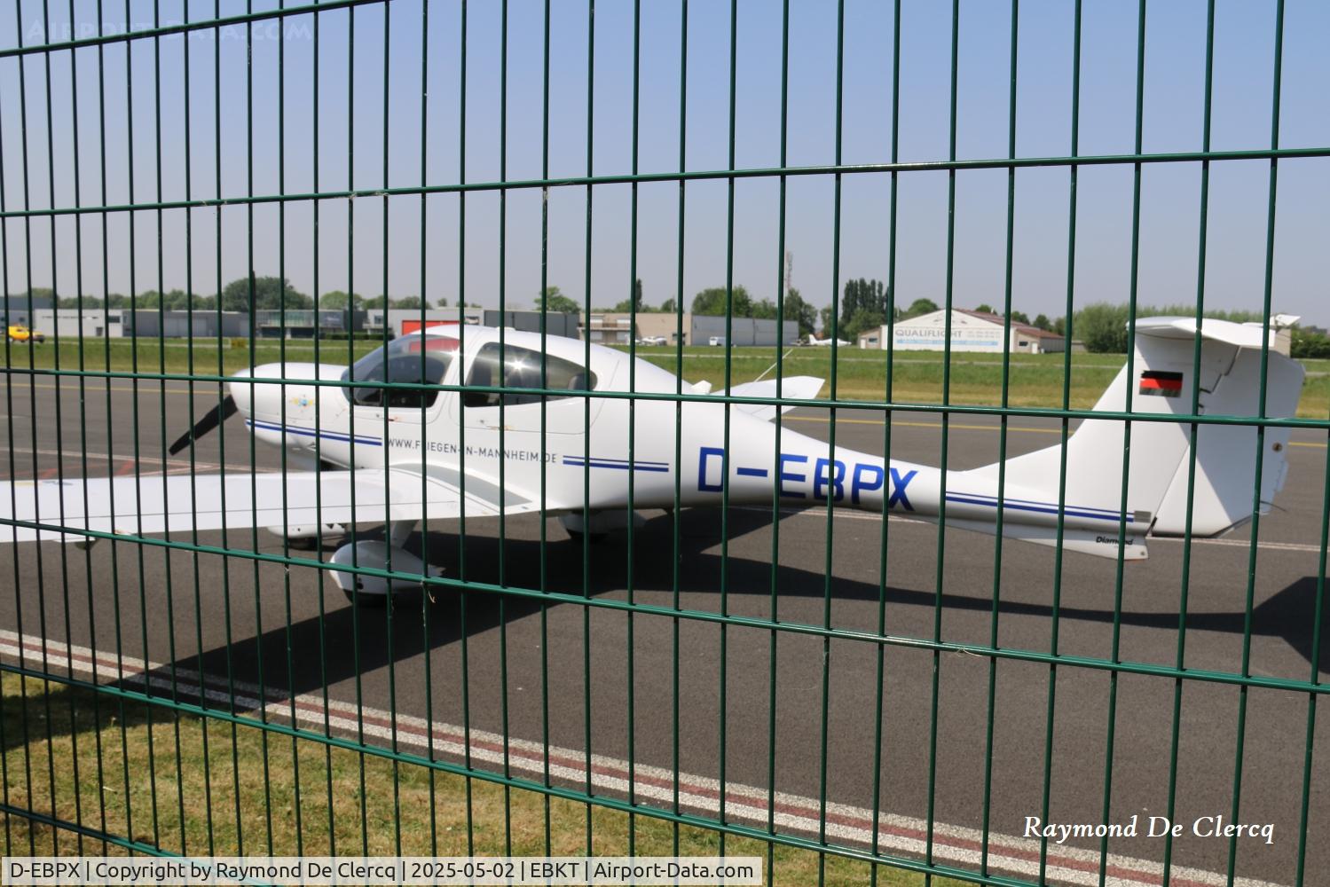 D-EBPX, 2010 Diamond DA-40D Diamond Star C/N D4.372, Fliegen in Mannheim.