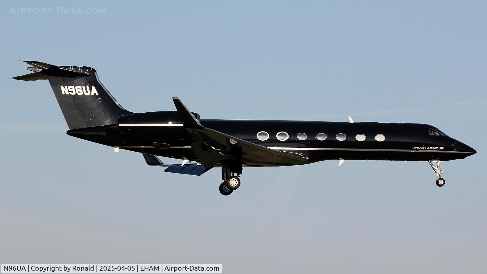 N96UA, Gulfstream Aerospace V-SP G550 C/N 5367, at eham