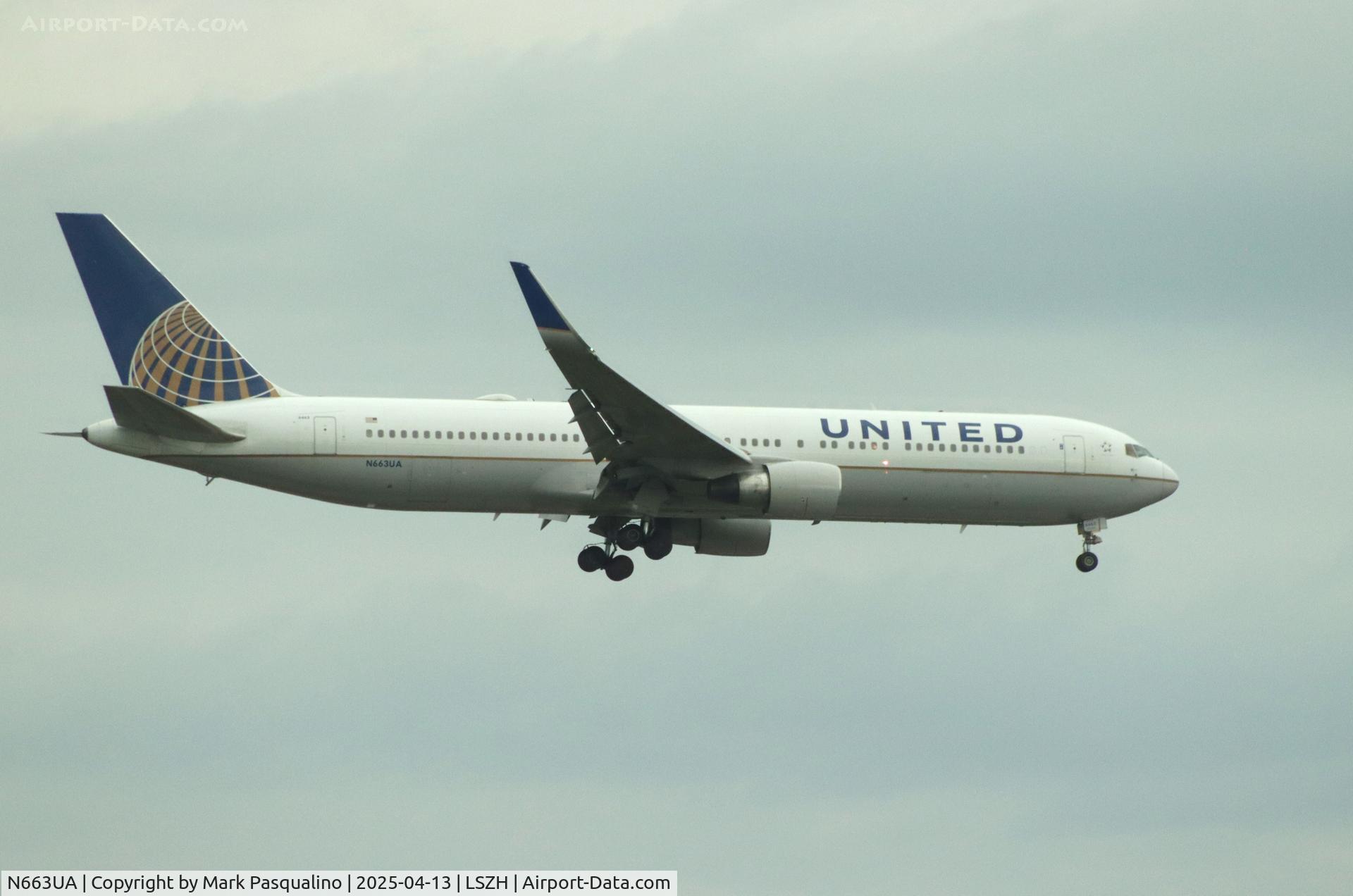 N663UA, 1993 Boeing 767-322 C/N 27160, Boeing 767-322