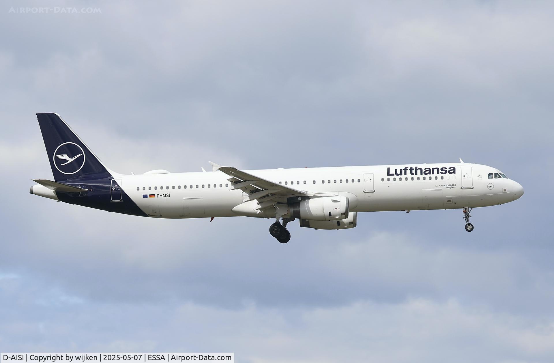 D-AISI, 2007 Airbus A321-231 C/N 3339, Rwy 01L