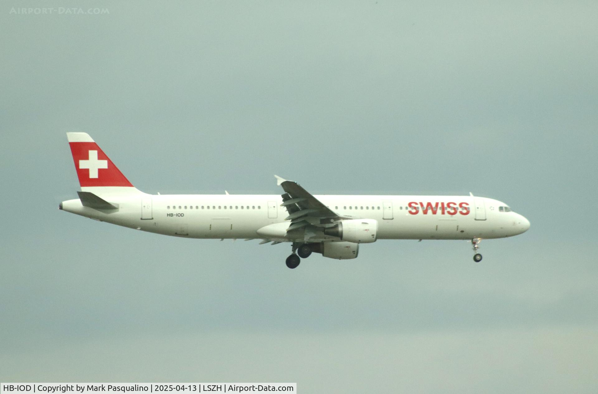 HB-IOD, 1995 Airbus A321-111 C/N 522, Airbus A321-111