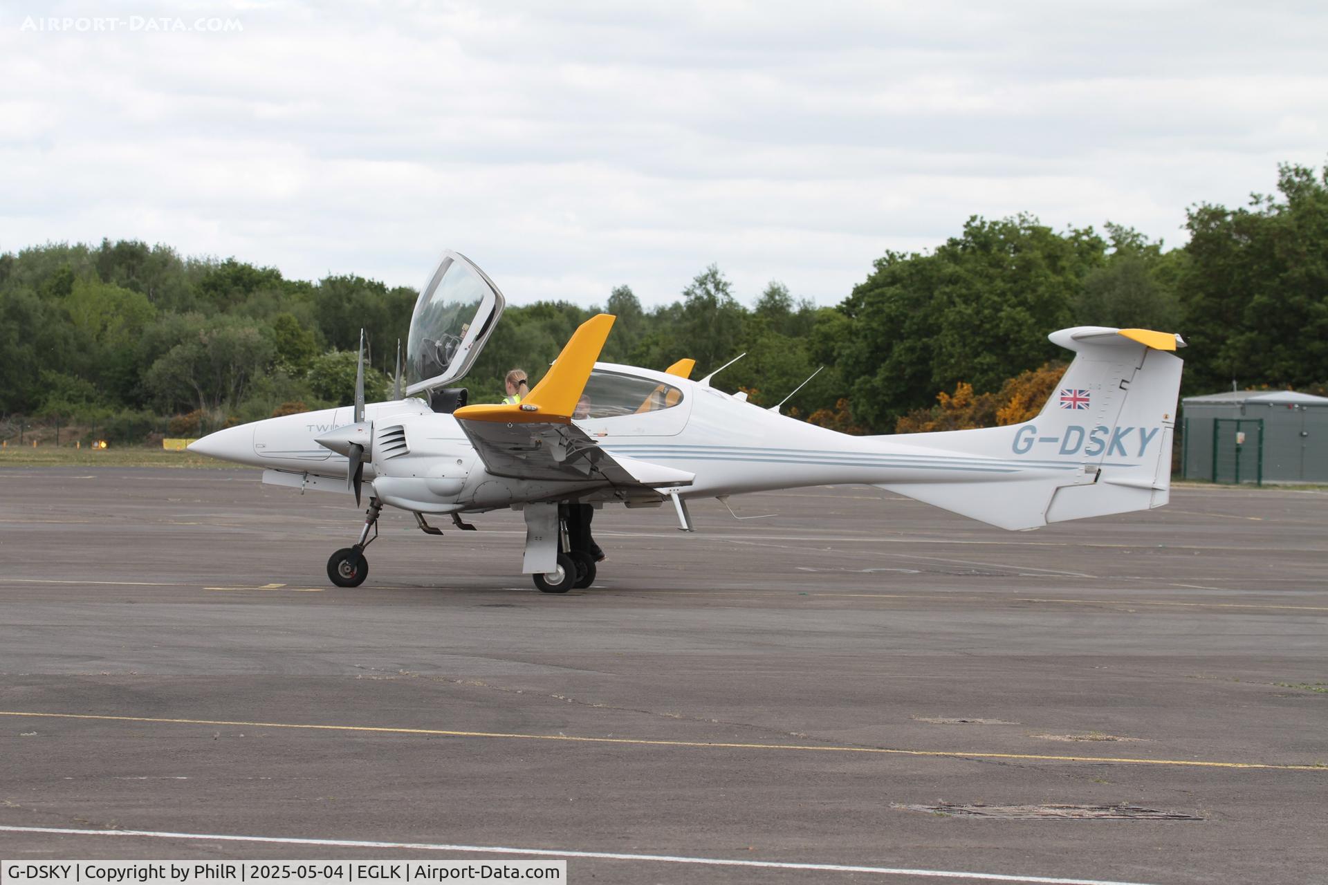 G-DSKY, 2005 Diamond DA-42 Twin Star C/N 42.084, G-DSKY 2005 Diamond Aircraft Industries DA 42 Twin Star Blackbushe 04.05.25