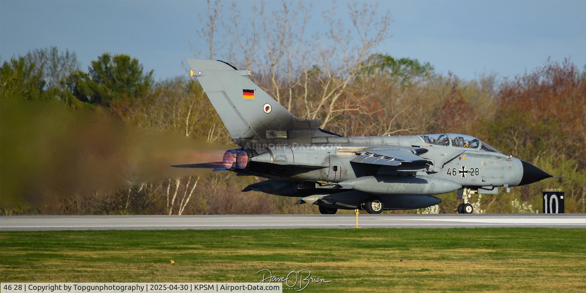46 28, Panavia Tornado ECR C/N 830/GS261/4328, GAMF53 blasting off of RW34