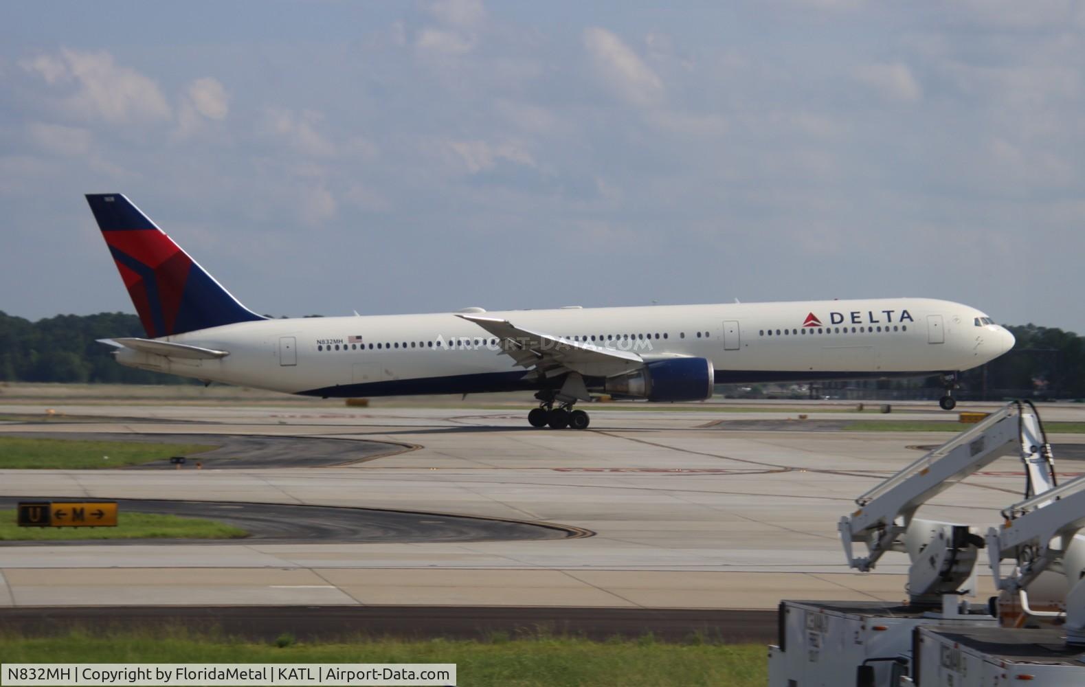 N832MH, 2000 Boeing 767-432/ER C/N 29704, DAL 764 zx atl-lhr, egll