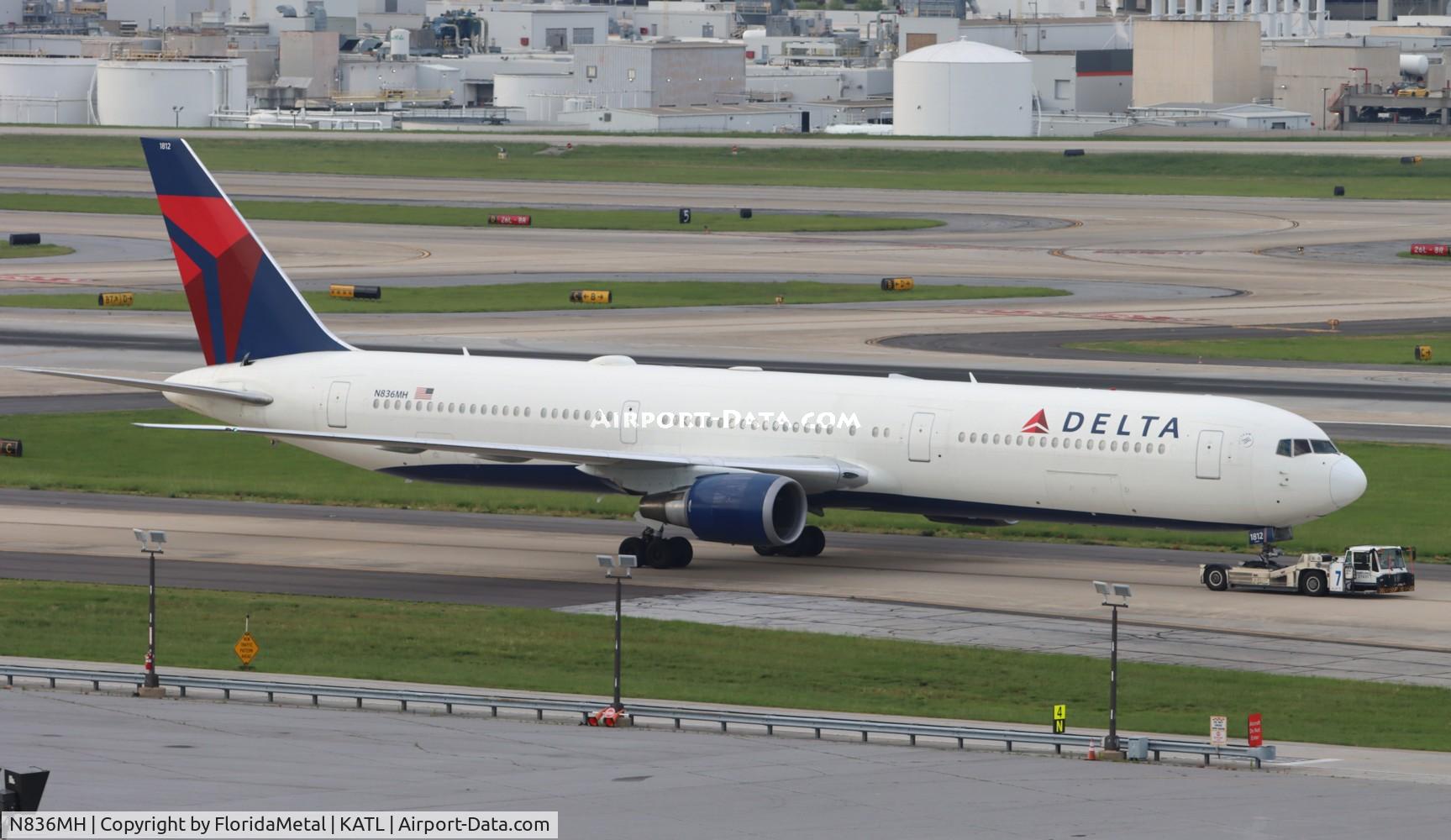 N836MH, 2000 Boeing 767-432/ER C/N 29709, DAL 764 zx