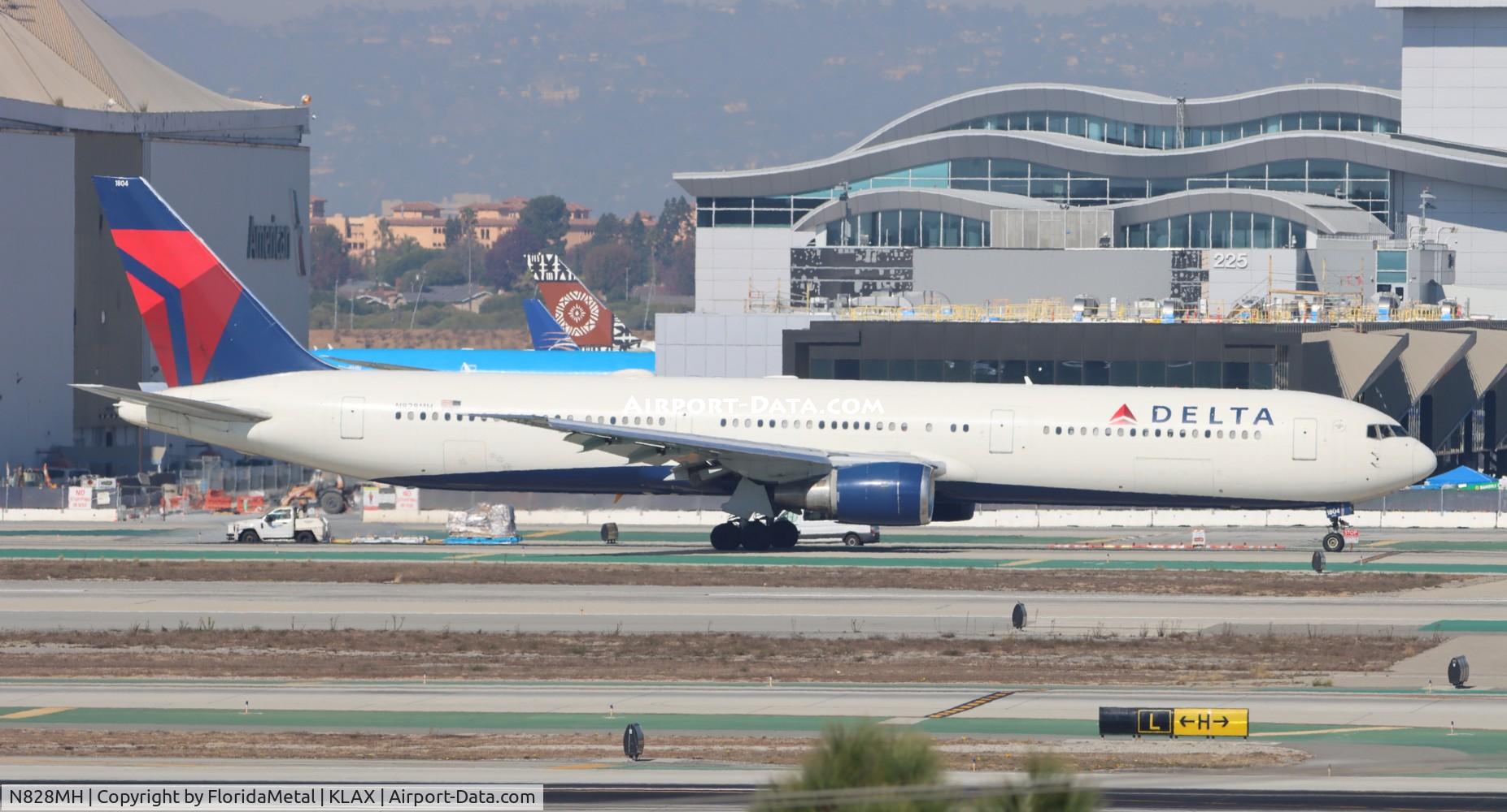 N828MH, 2000 Boeing 767-432/ER C/N 29699, DAL 764 zx lax-jfk