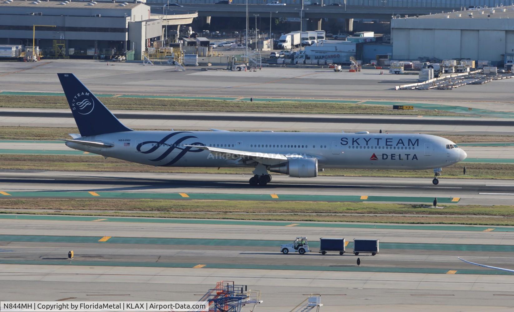 N844MH, 2002 Boeing 767-432/ER C/N 29717, DAL 764 zx lax-jfk
