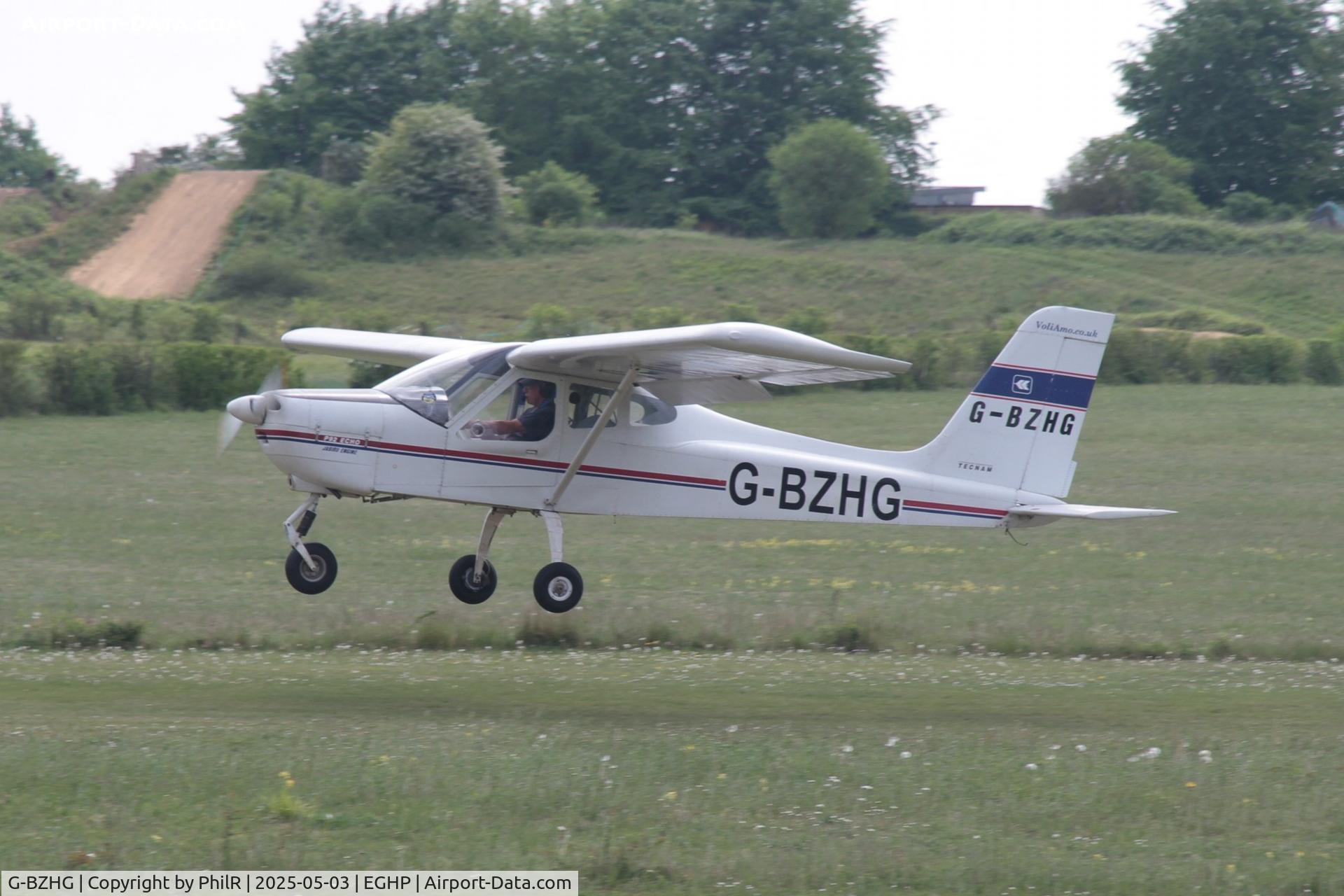 G-BZHG, 2000 Tecnam P-92EM Echo C/N PFA 318-13606, G-BZHG 2000 Tecnam P92-EM Echo Popham Microlight Fly In