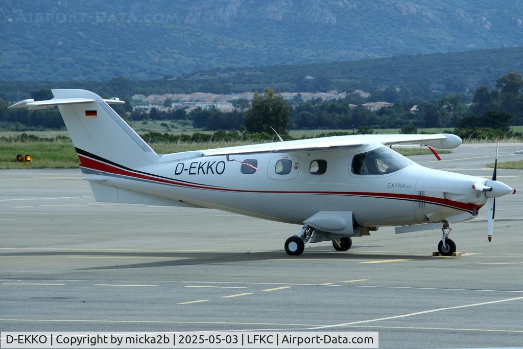 D-EKKO, 2003 Extra EA-400 C/N 26, Parked