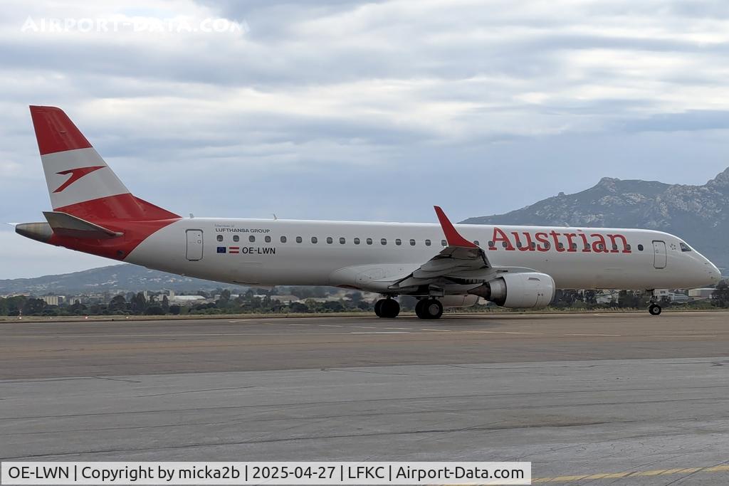 OE-LWN, 2012 Embraer 195LR (ERJ-190-200LR) C/N 19000553, Taxiing