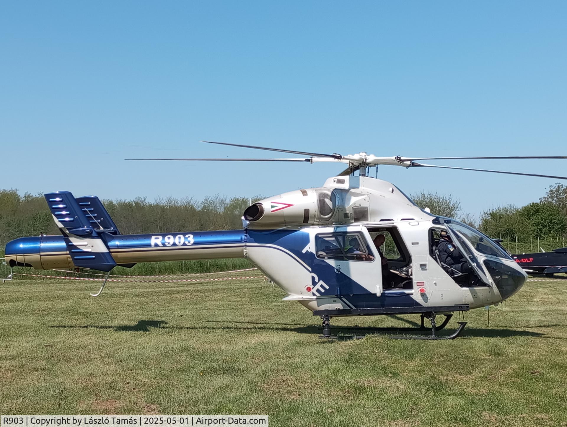 R903, 2001 MD Helicopters MD-900 Explorer C/N 900-00097, Police visit at Kadarkút airshow...