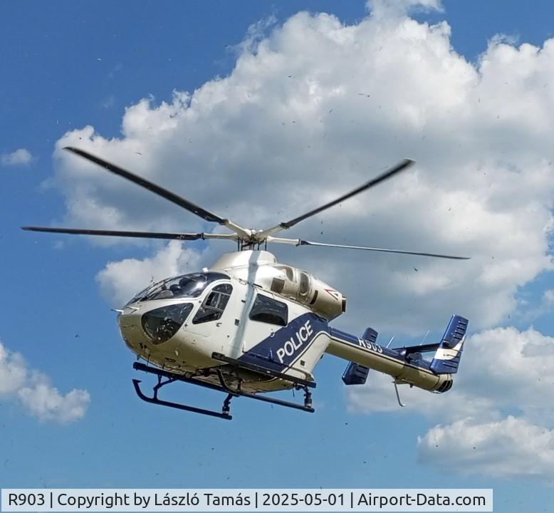 R903, 2001 MD Helicopters MD-900 Explorer C/N 900-00097, Take off from Kadarkút airfield...