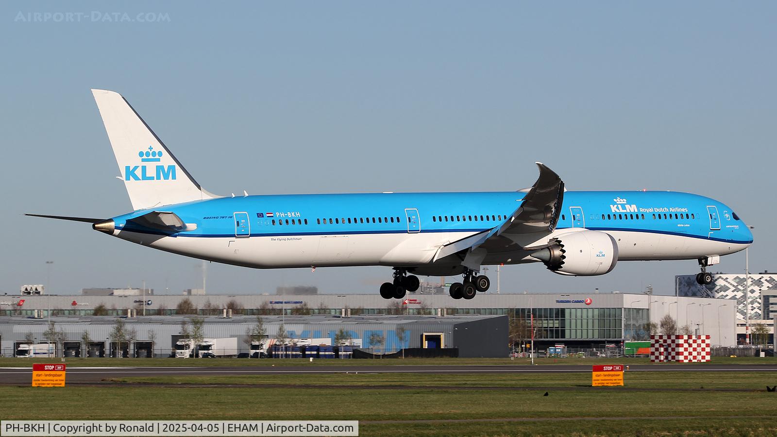 PH-BKH, 2020 Boeing 787-10 Dreamliner C/N 42489, at eham