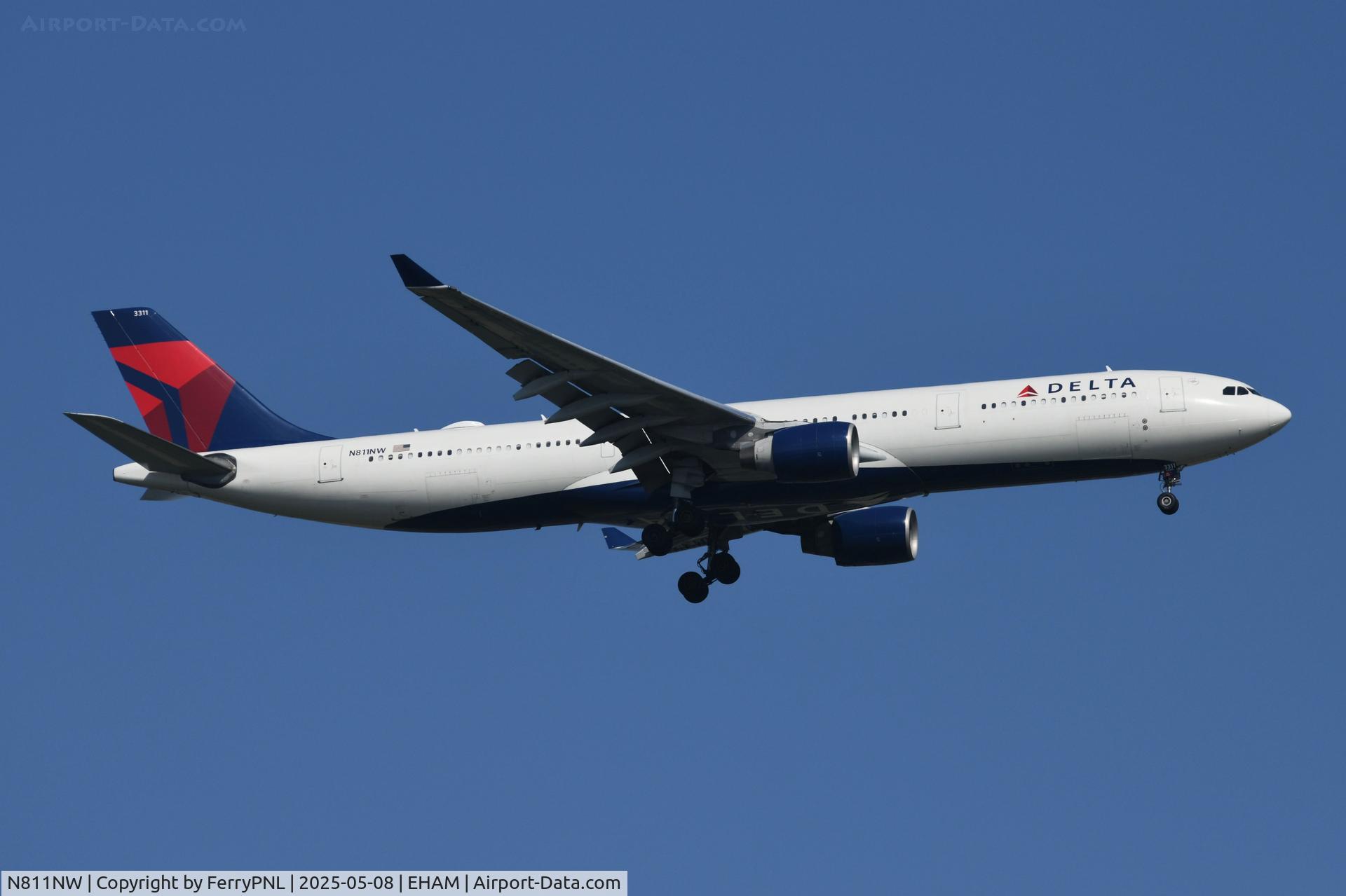 N811NW, 2005 Airbus A330-323 C/N 0690, DL162 from MSP landing